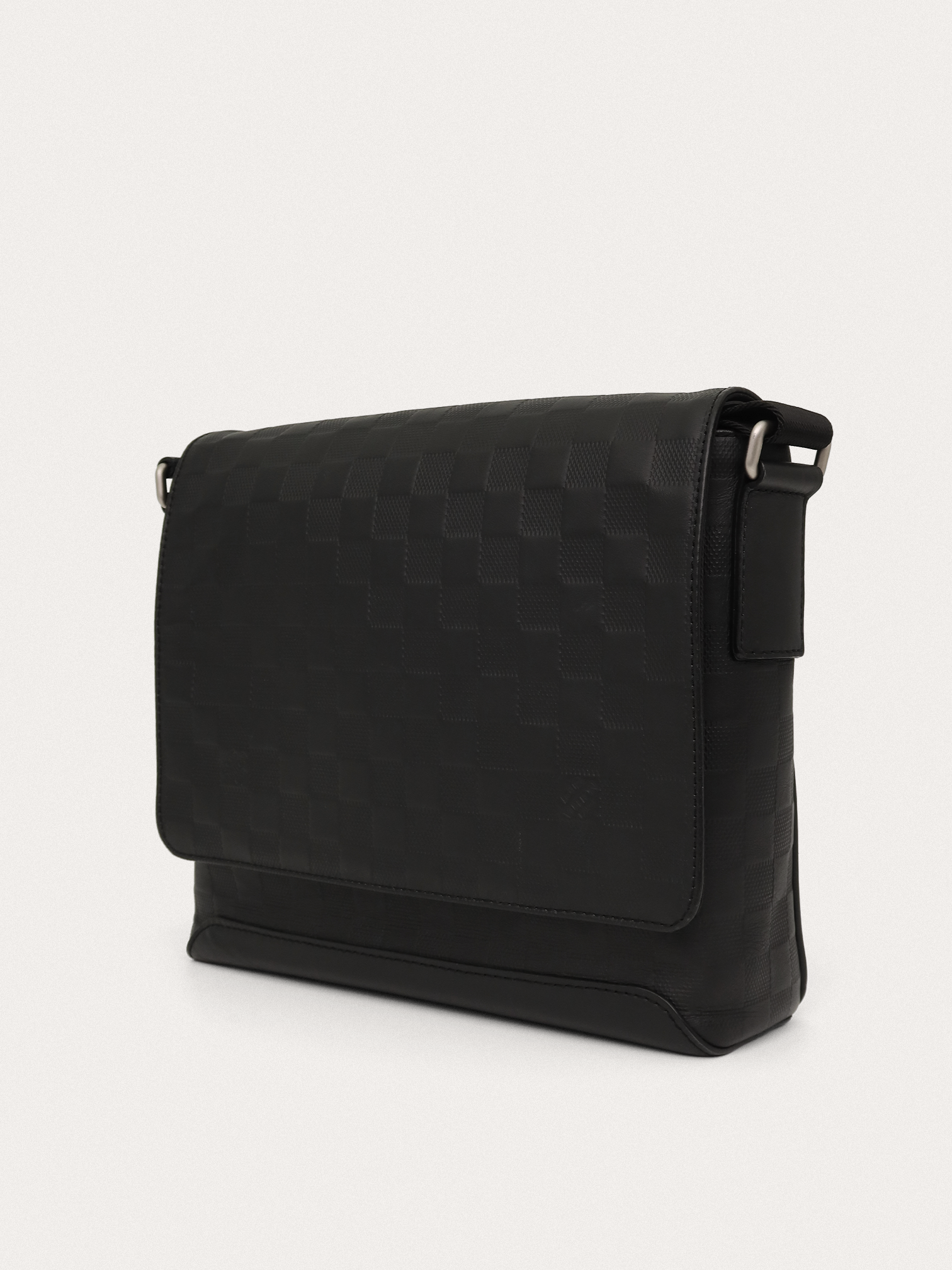 Louis Vuitton District New - Master
