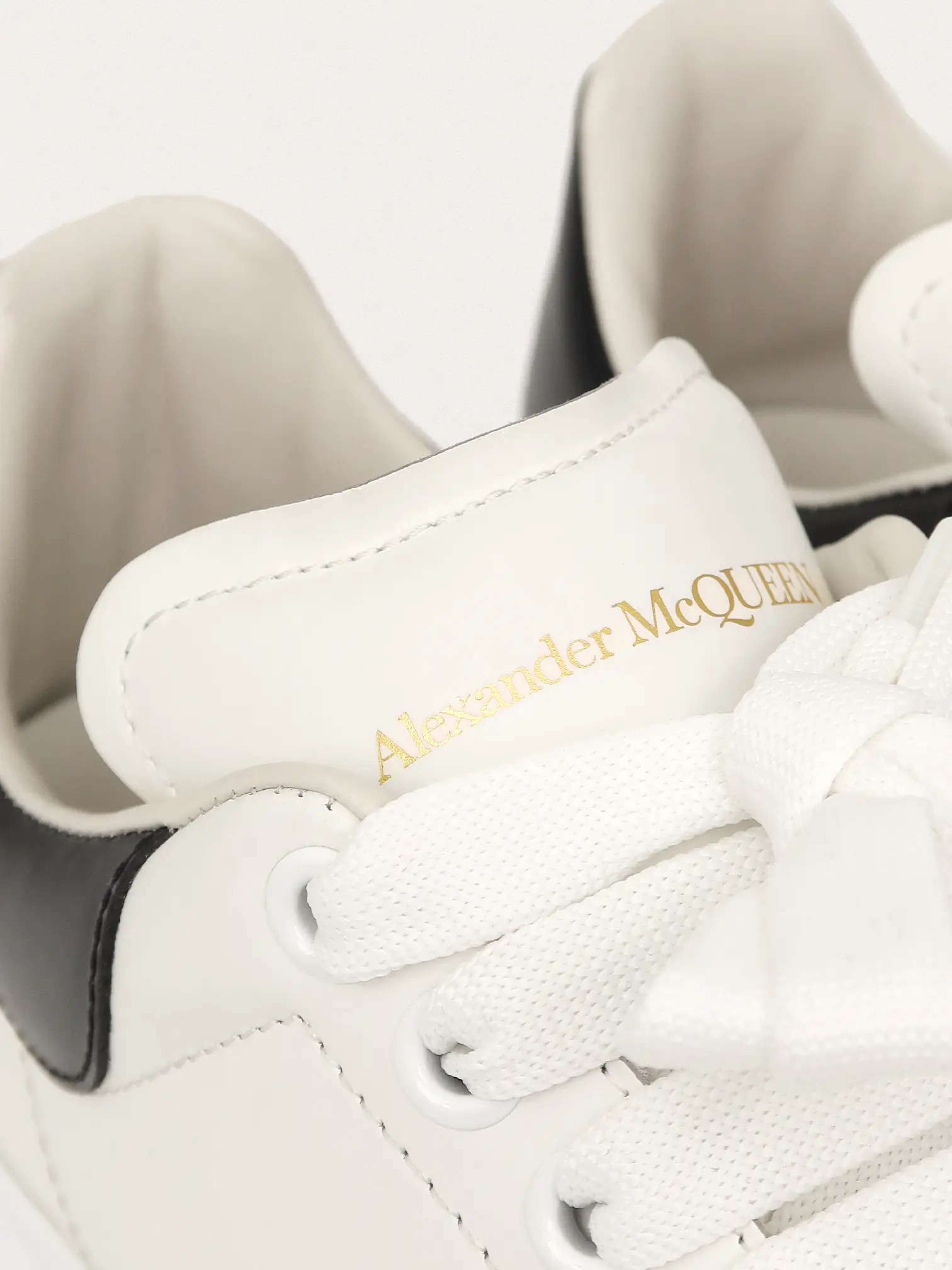 Oversized Sneaker Off White/Black - Master