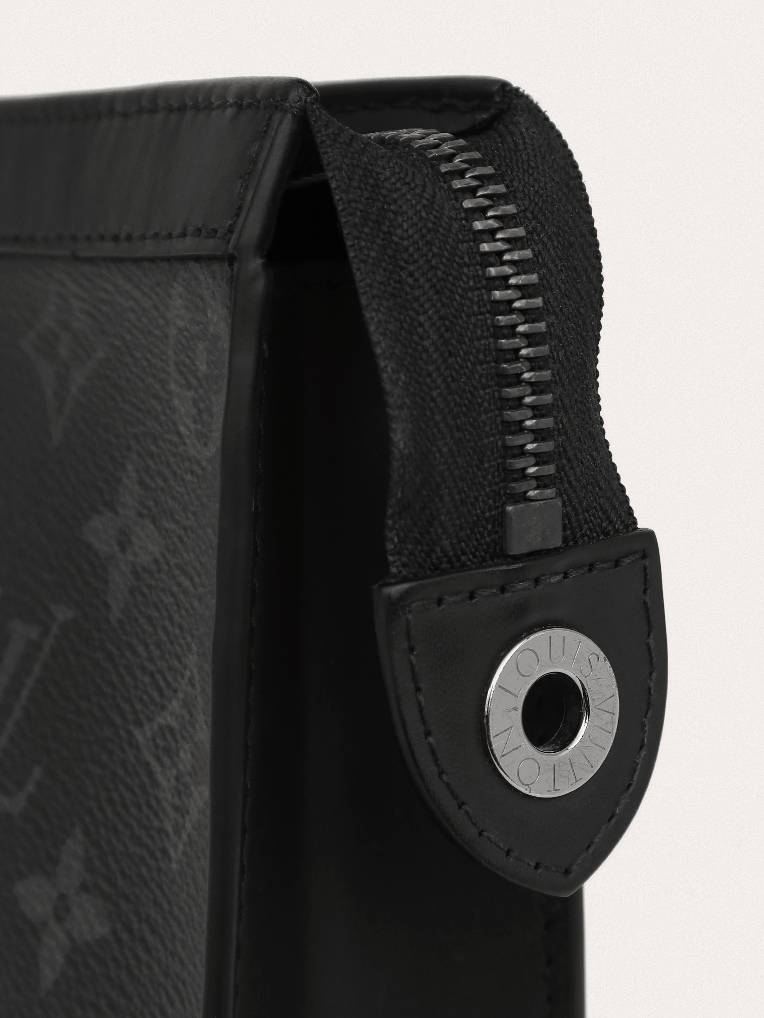 Louis Vuitton Pochette Voyage - Master