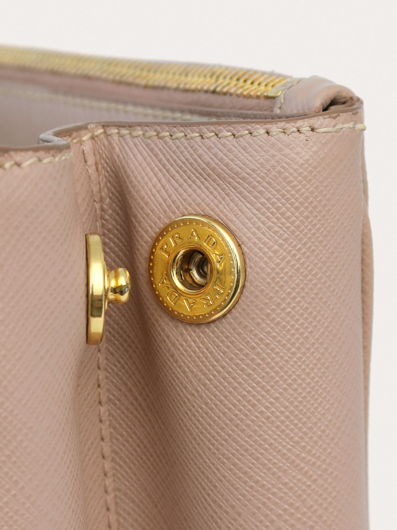 Prada Galleria - Master