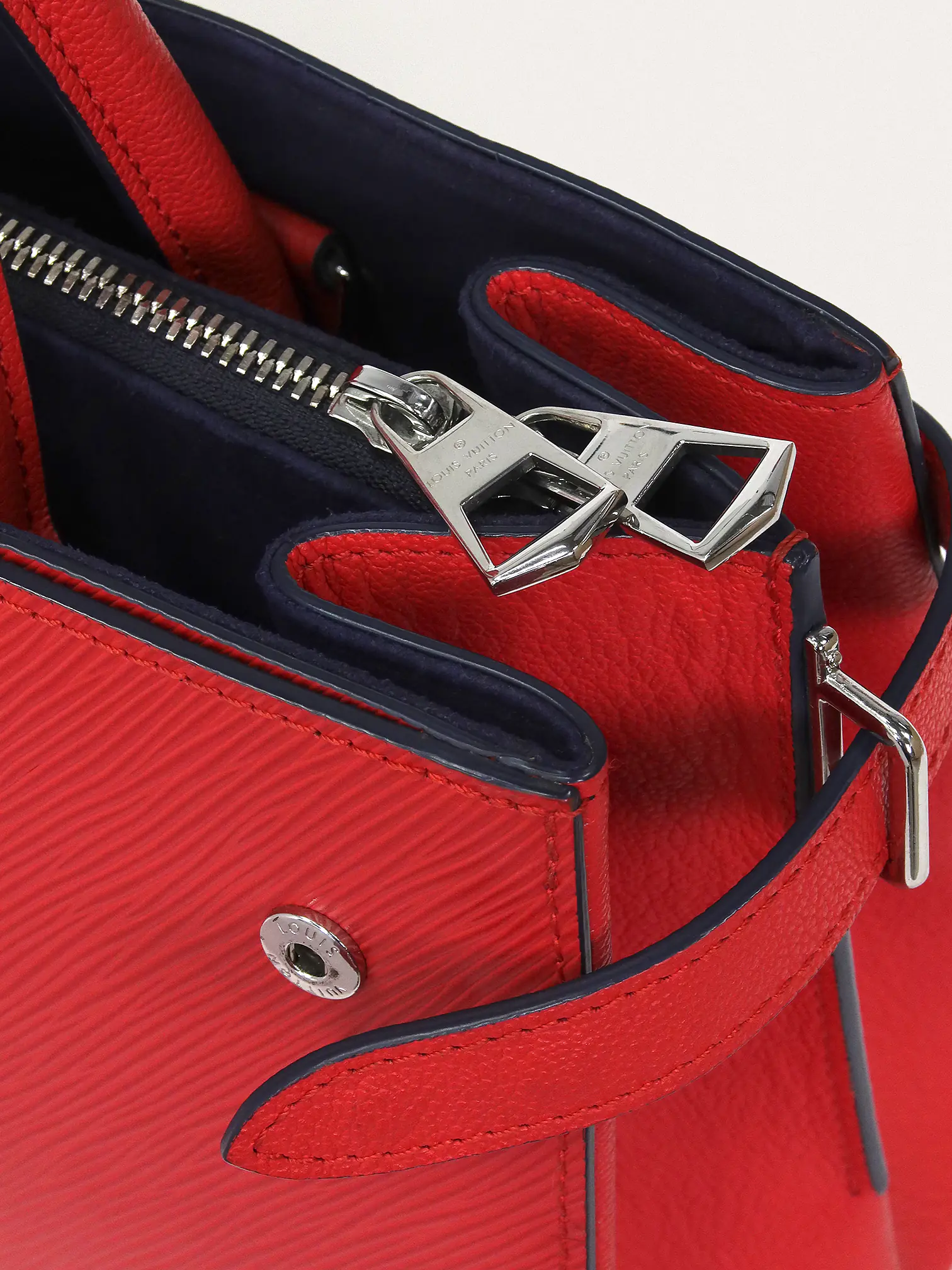 Twist Tote - Master