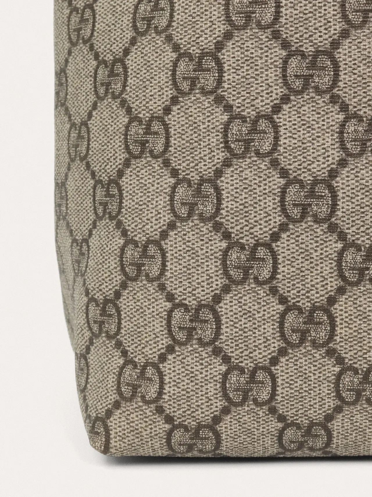 GG Supreme Canvas Tote - Master