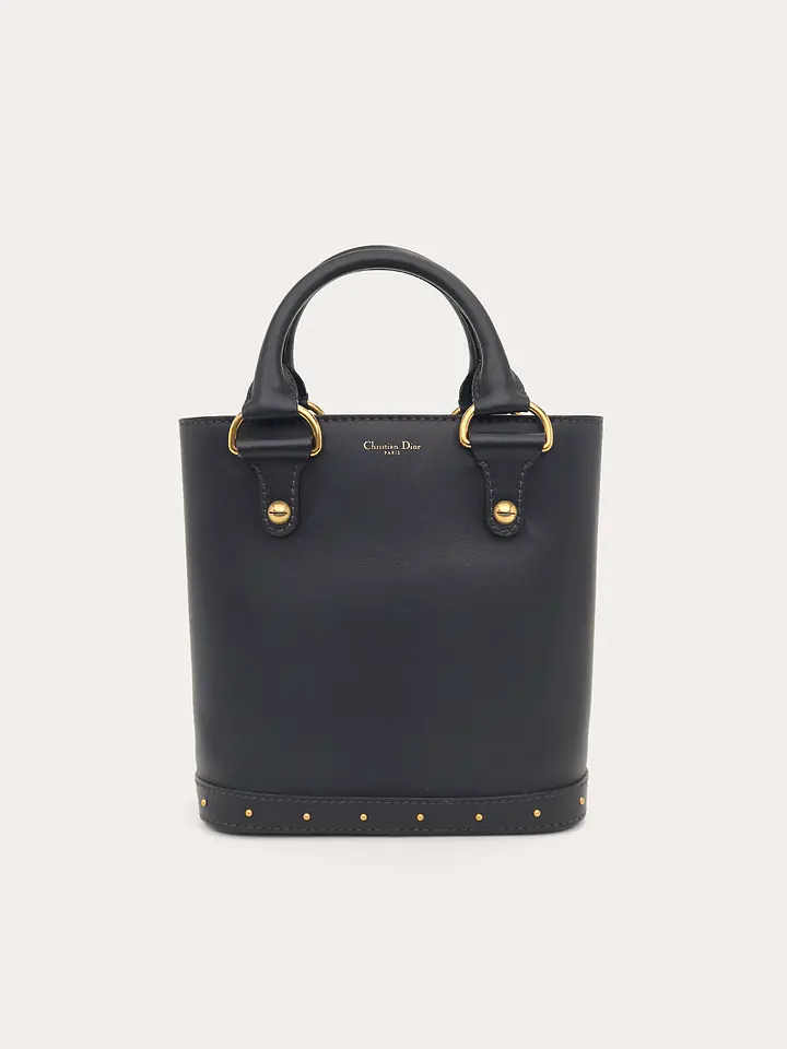 Dioravenue Bucket primary image