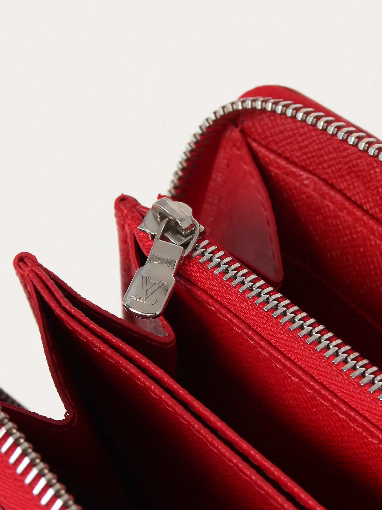 Louis Vuitton Zippy Wallet - Master