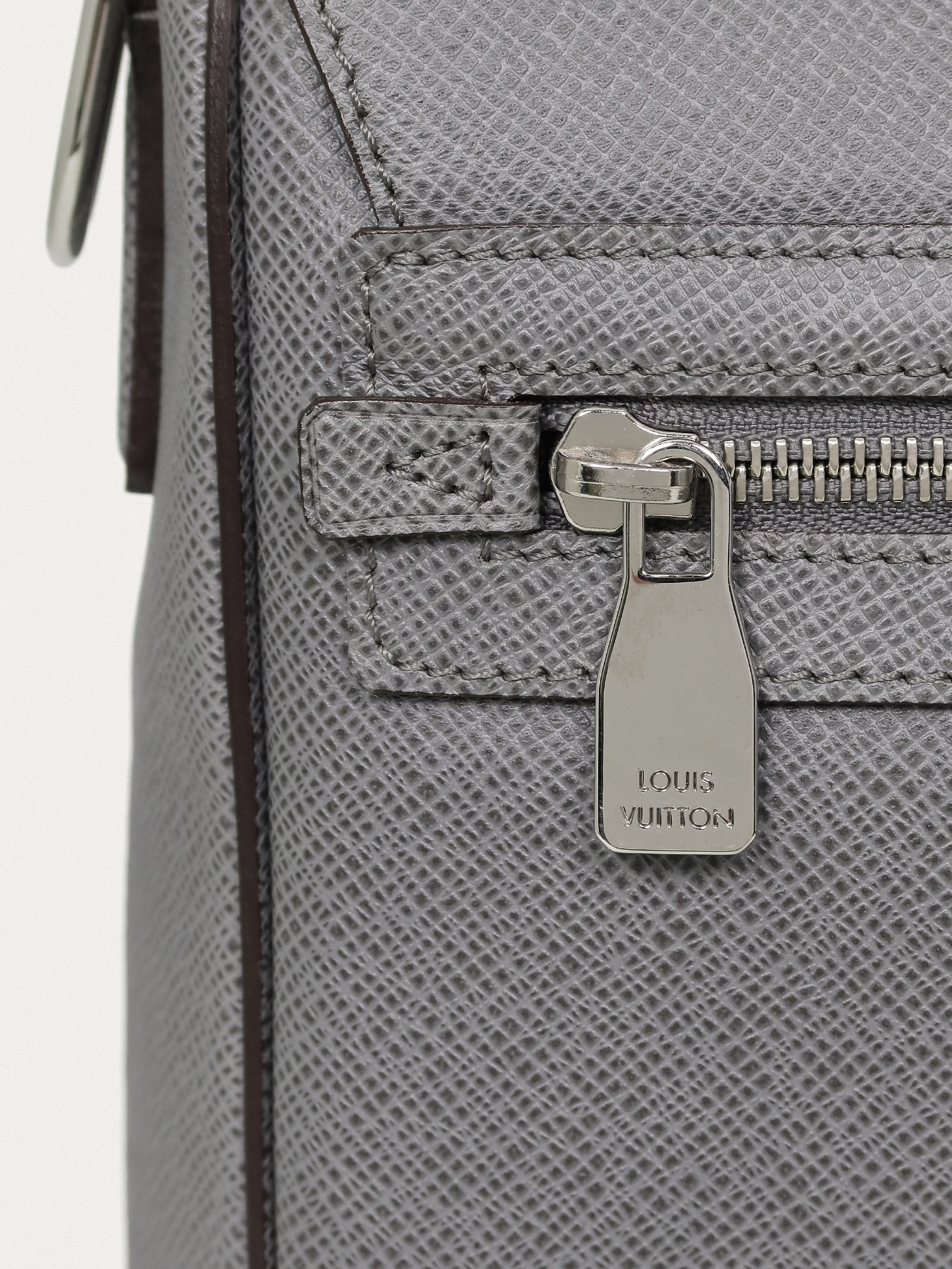 Louis Vuitton Vassili - Master