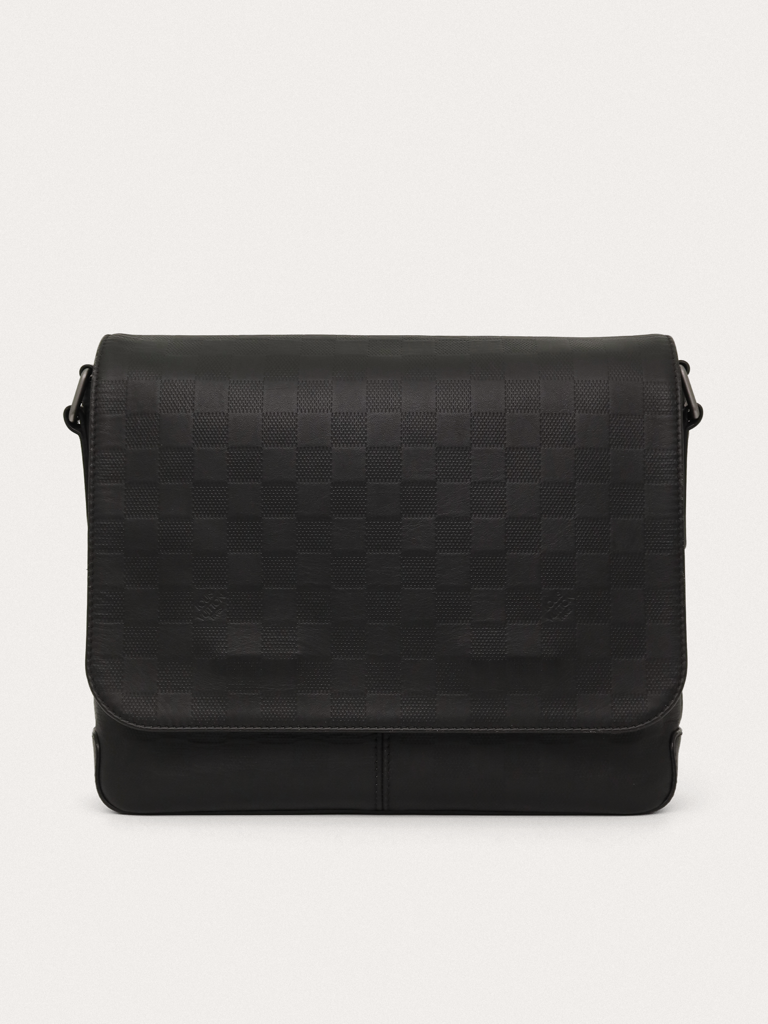 Louis Vuitton District primary image