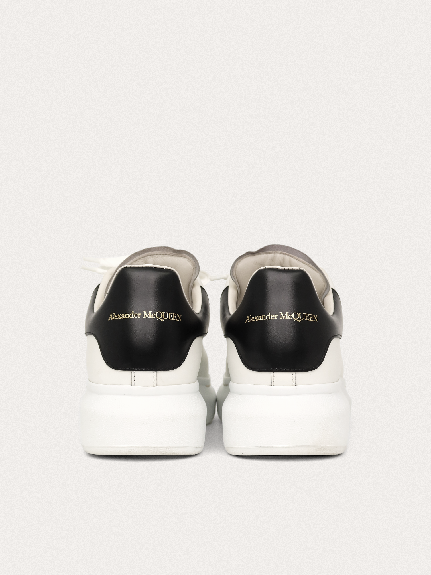 Alexander McQueen Oversized Sneaker Off White/Black - Master