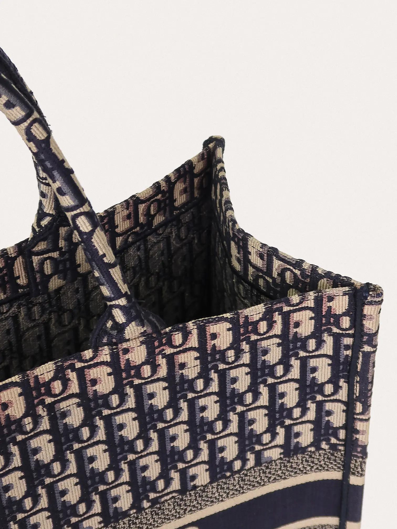 Book Tote Large - Master