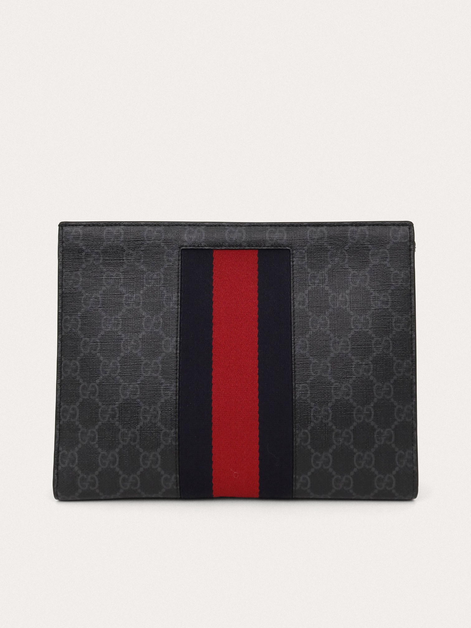 Gucci GG Supreme Clutch primary image