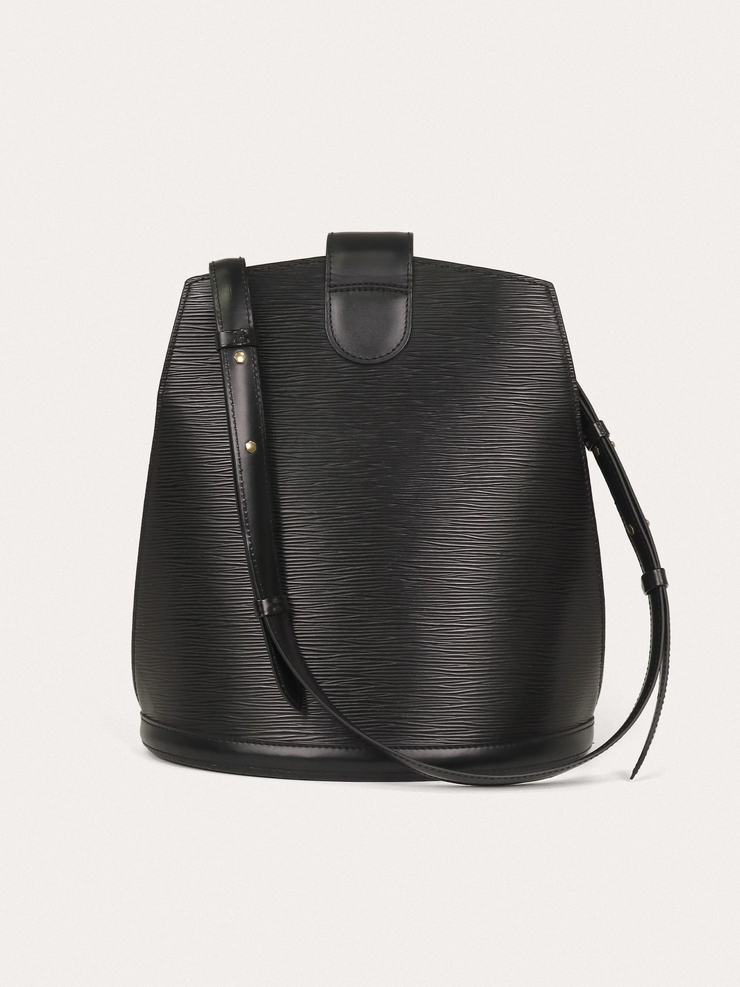 Louis Vuitton Bucket - Master