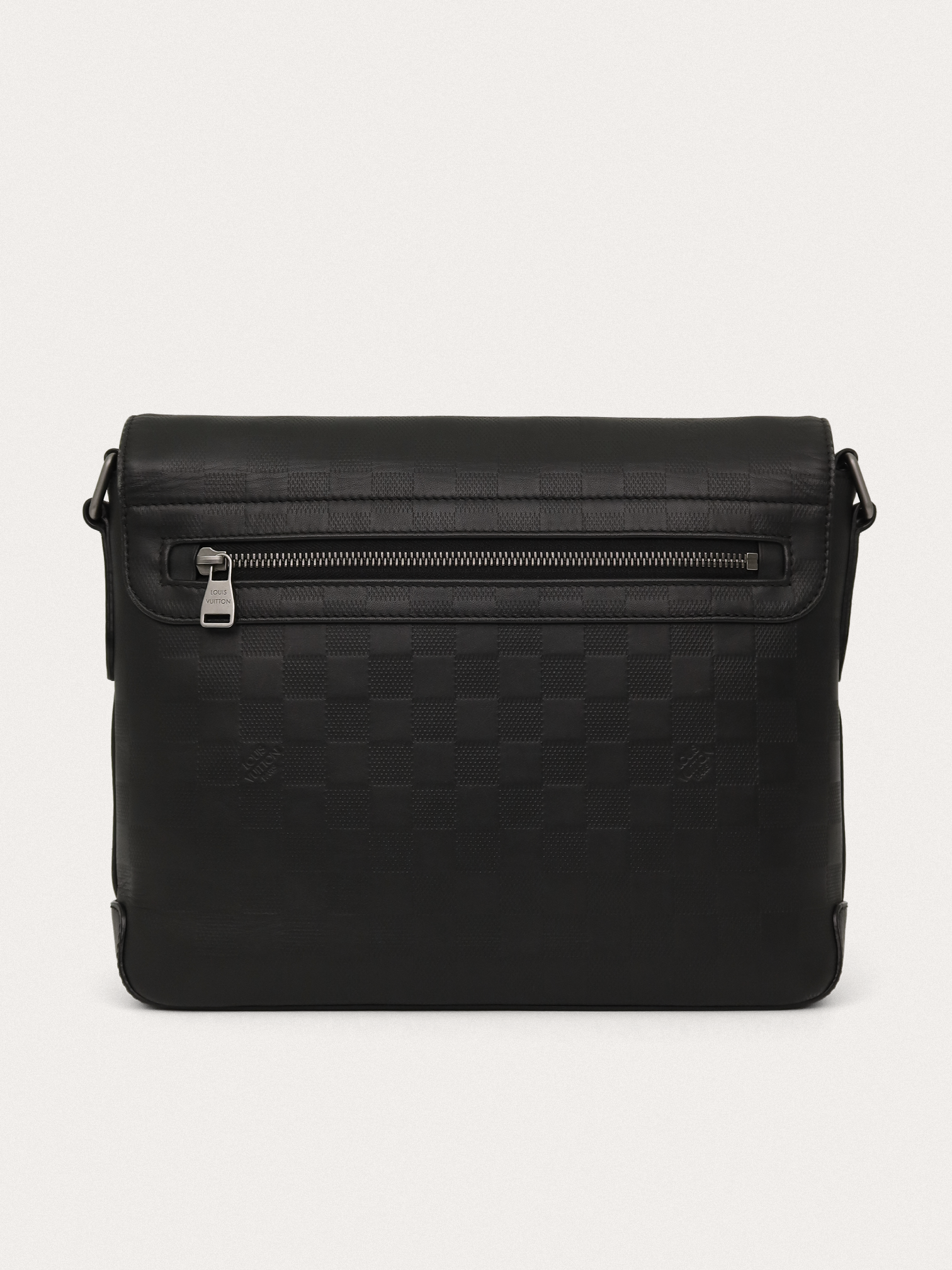 Louis Vuitton District - Master