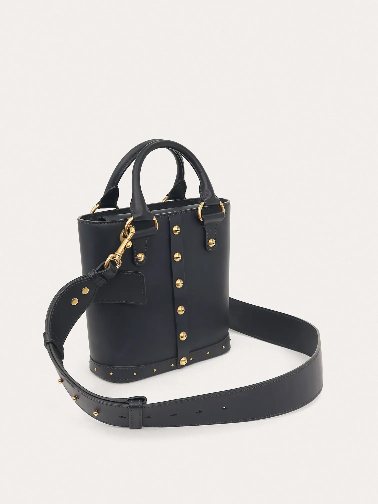 Dioravenue Bucket - Master