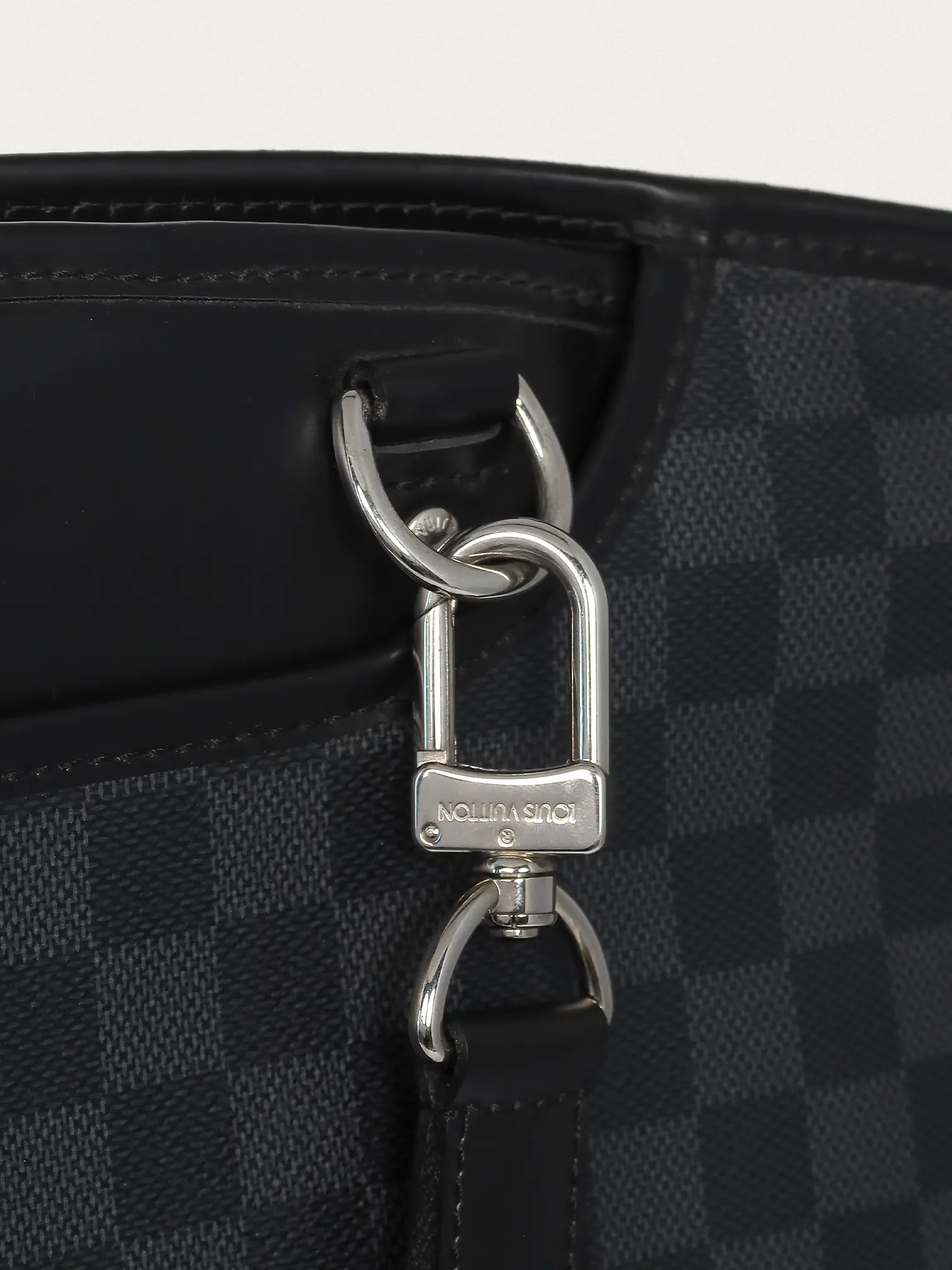 Louis Vuitton Garment Bag - Master