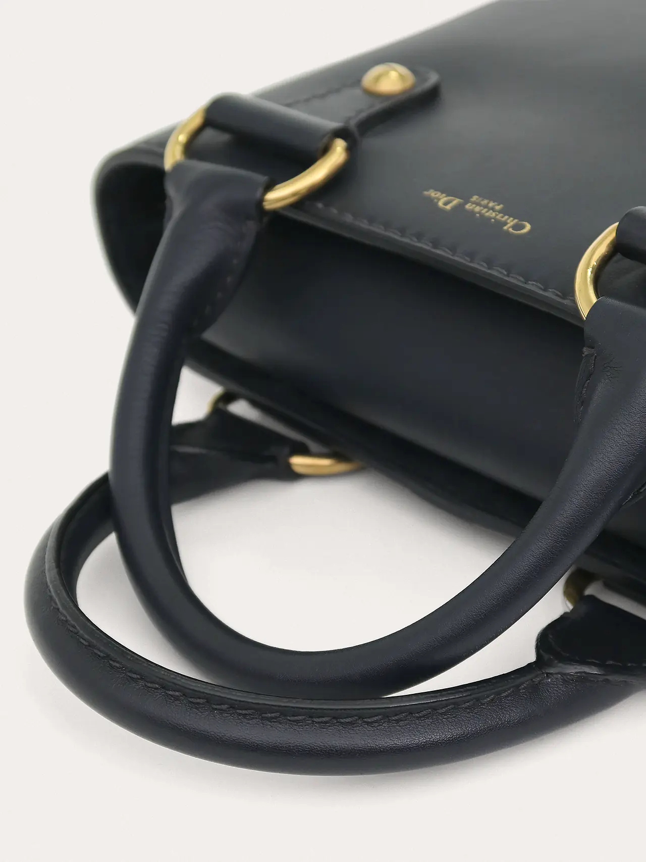Dioravenue Bucket - Master