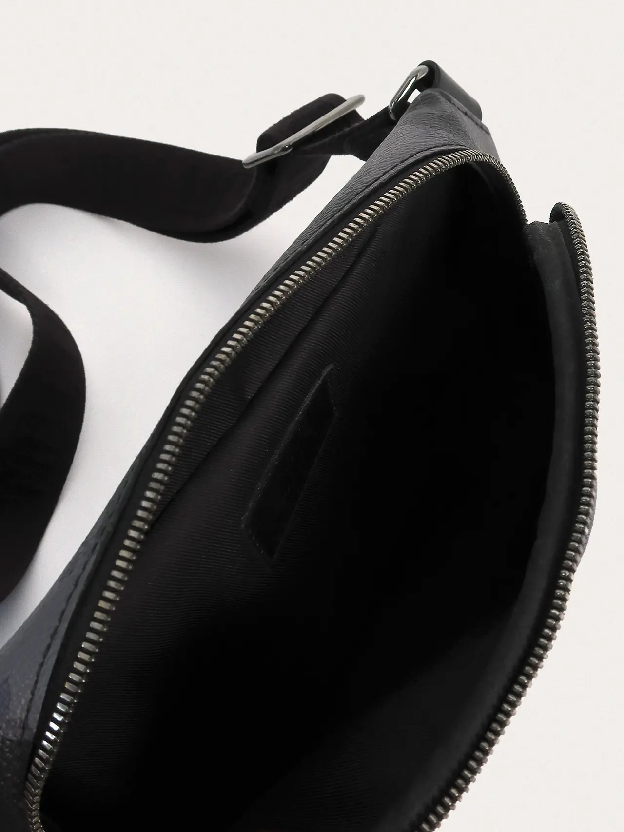 Louis Vuitton Nigo Modular Sling - Master