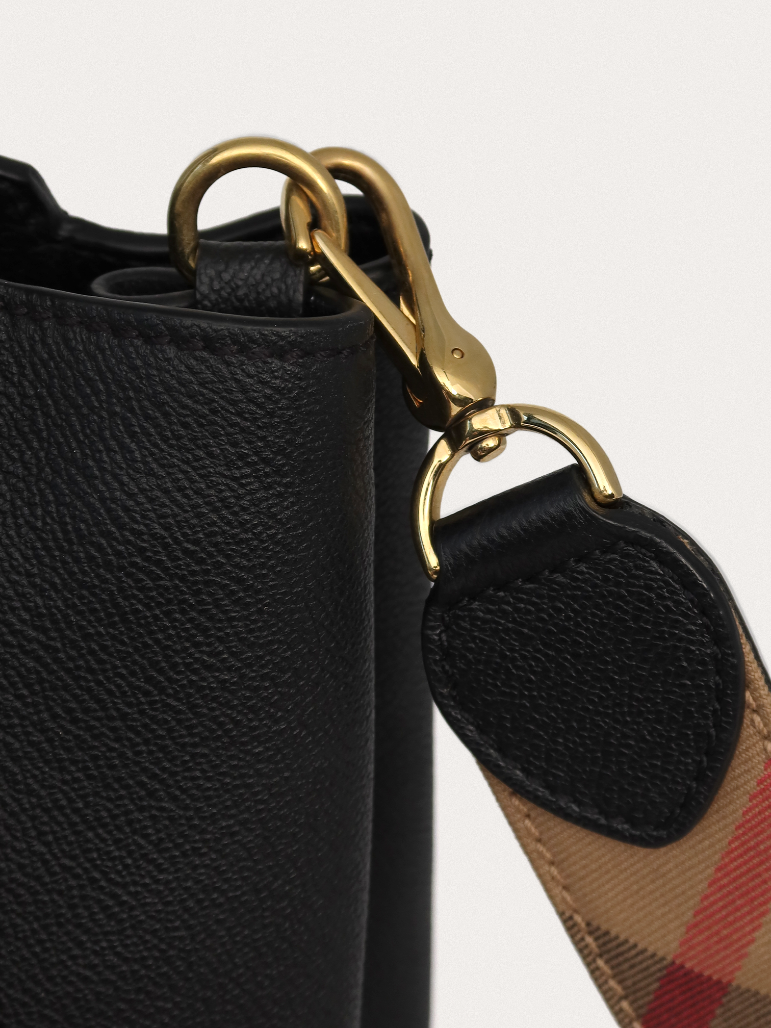 Burberry The Buckle - Master