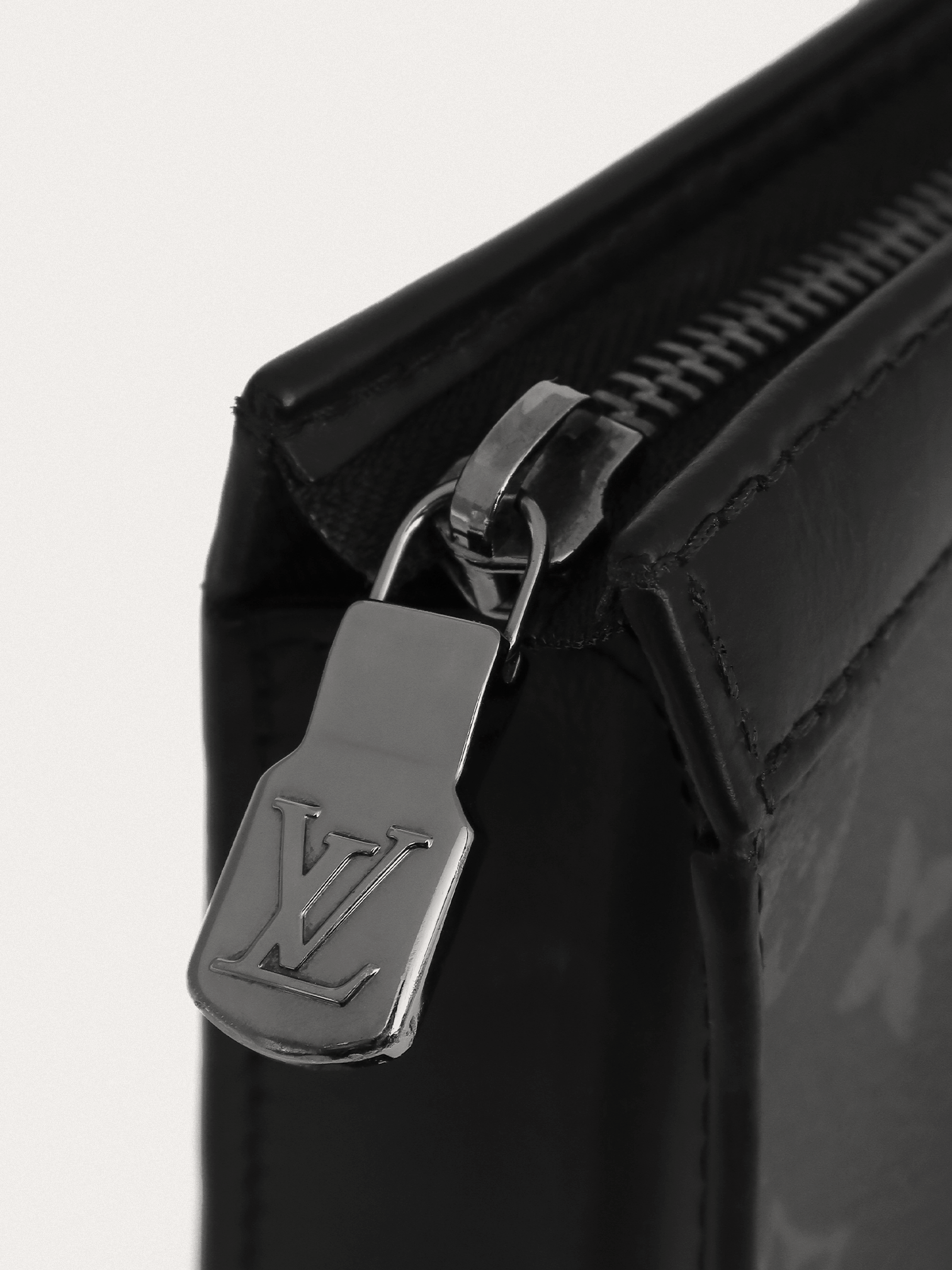 Louis Vuitton Pochette Voyage - Master