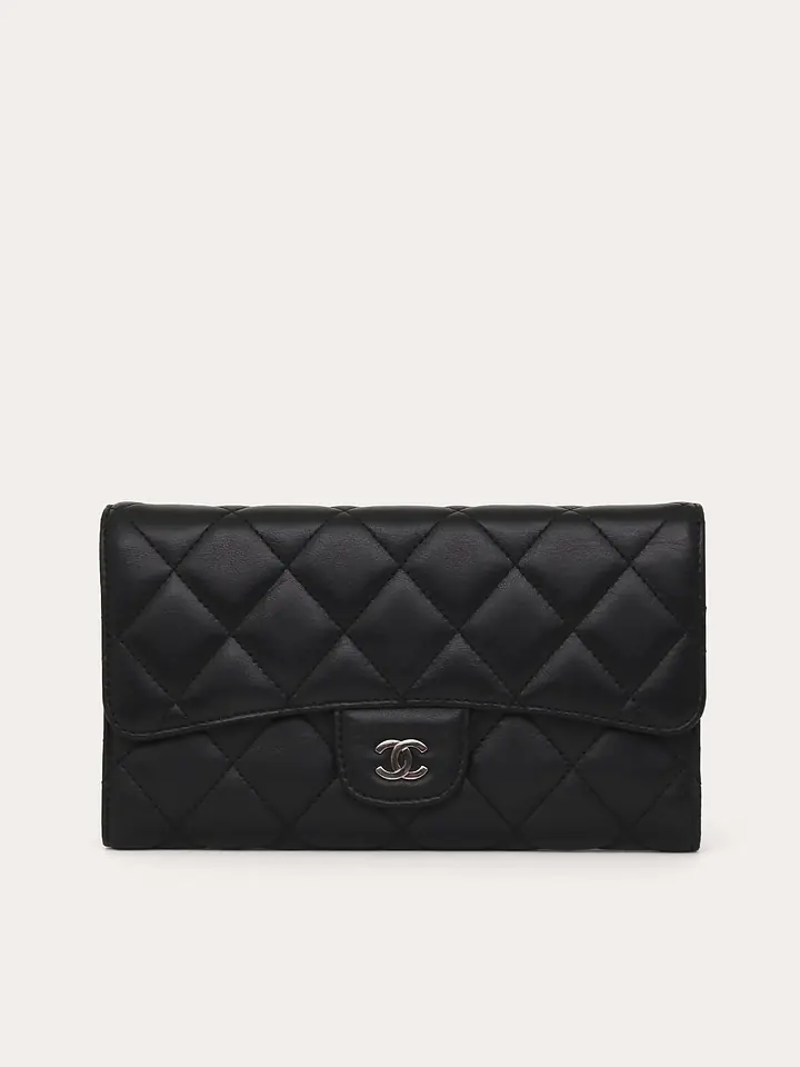Classic Flap Wallet primary image