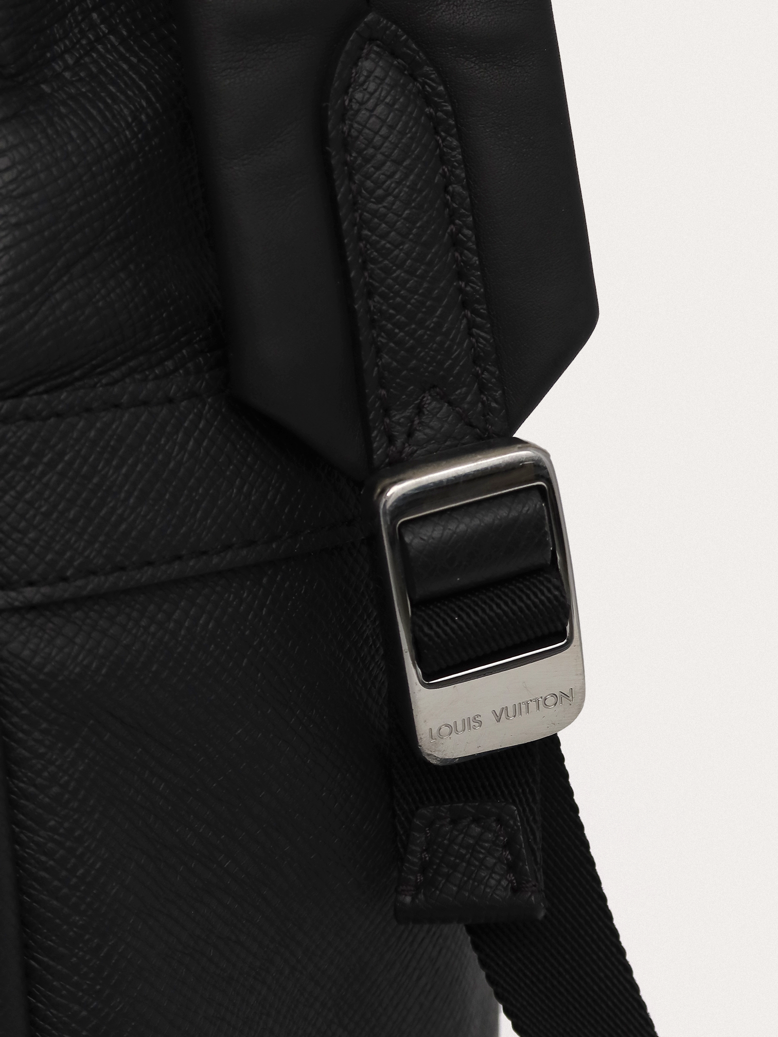 Louis Vuitton Discovery - Master