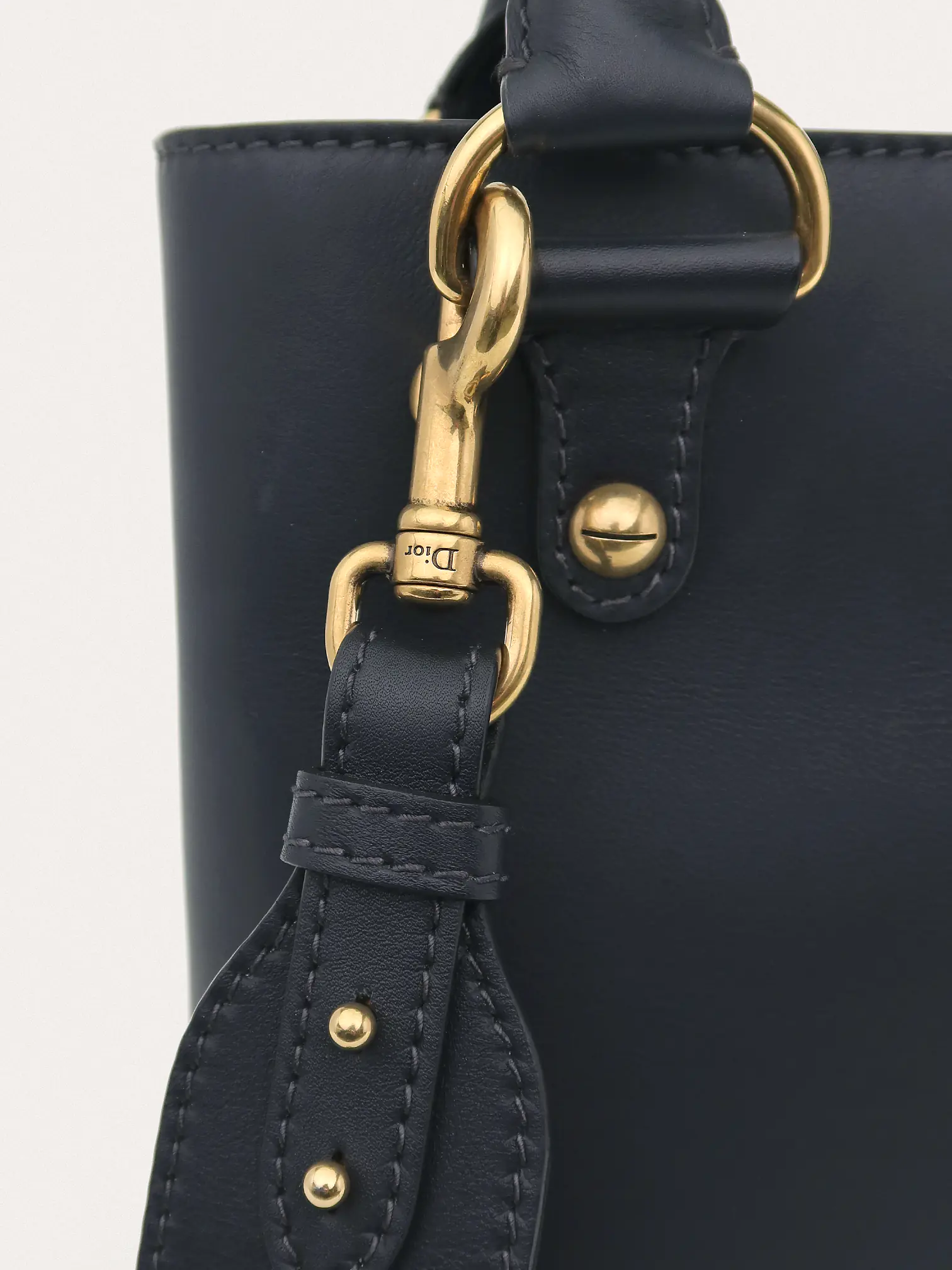 Dioravenue Bucket - Master