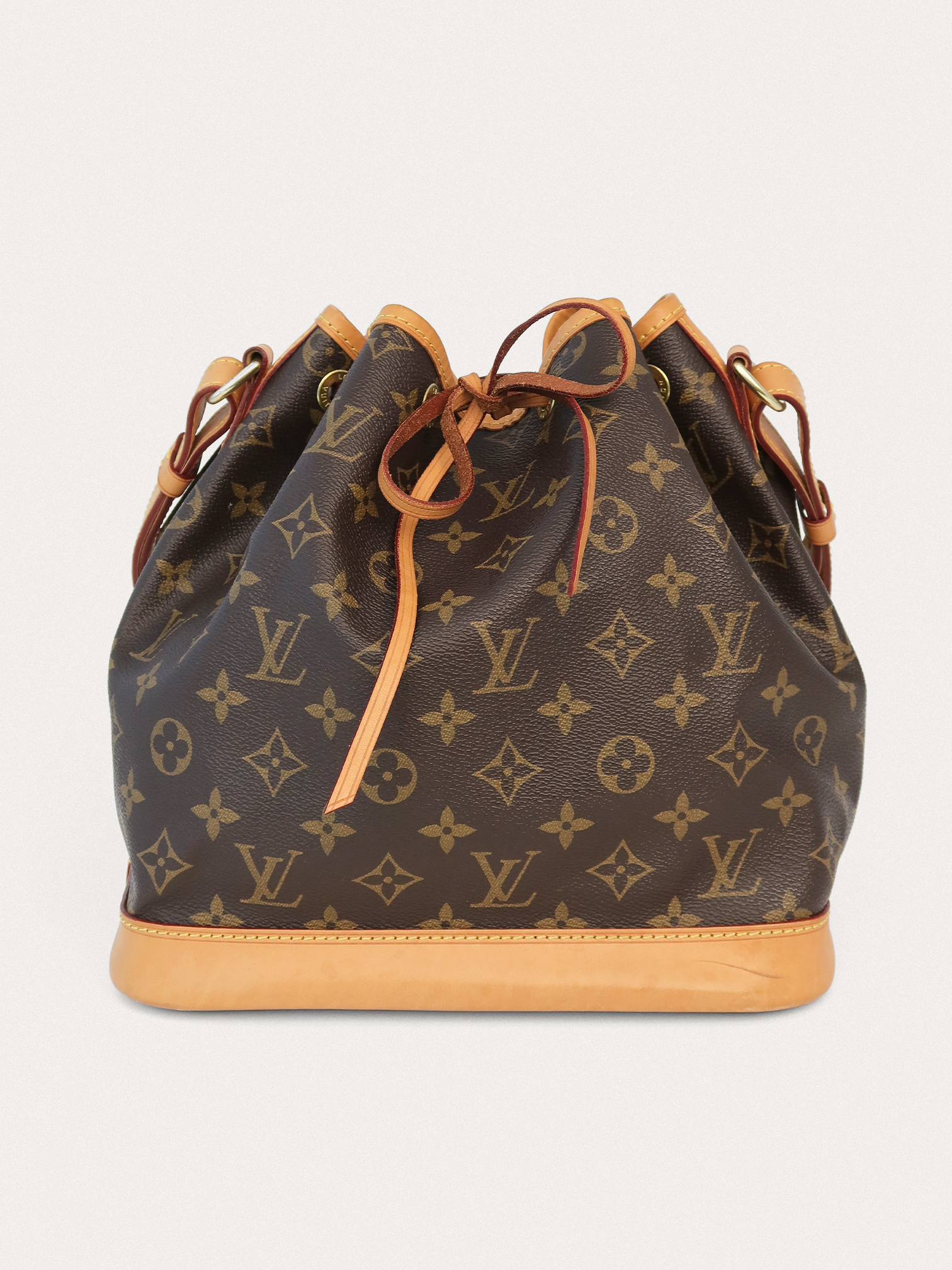 Louis Vuitton Noe Petit primary image