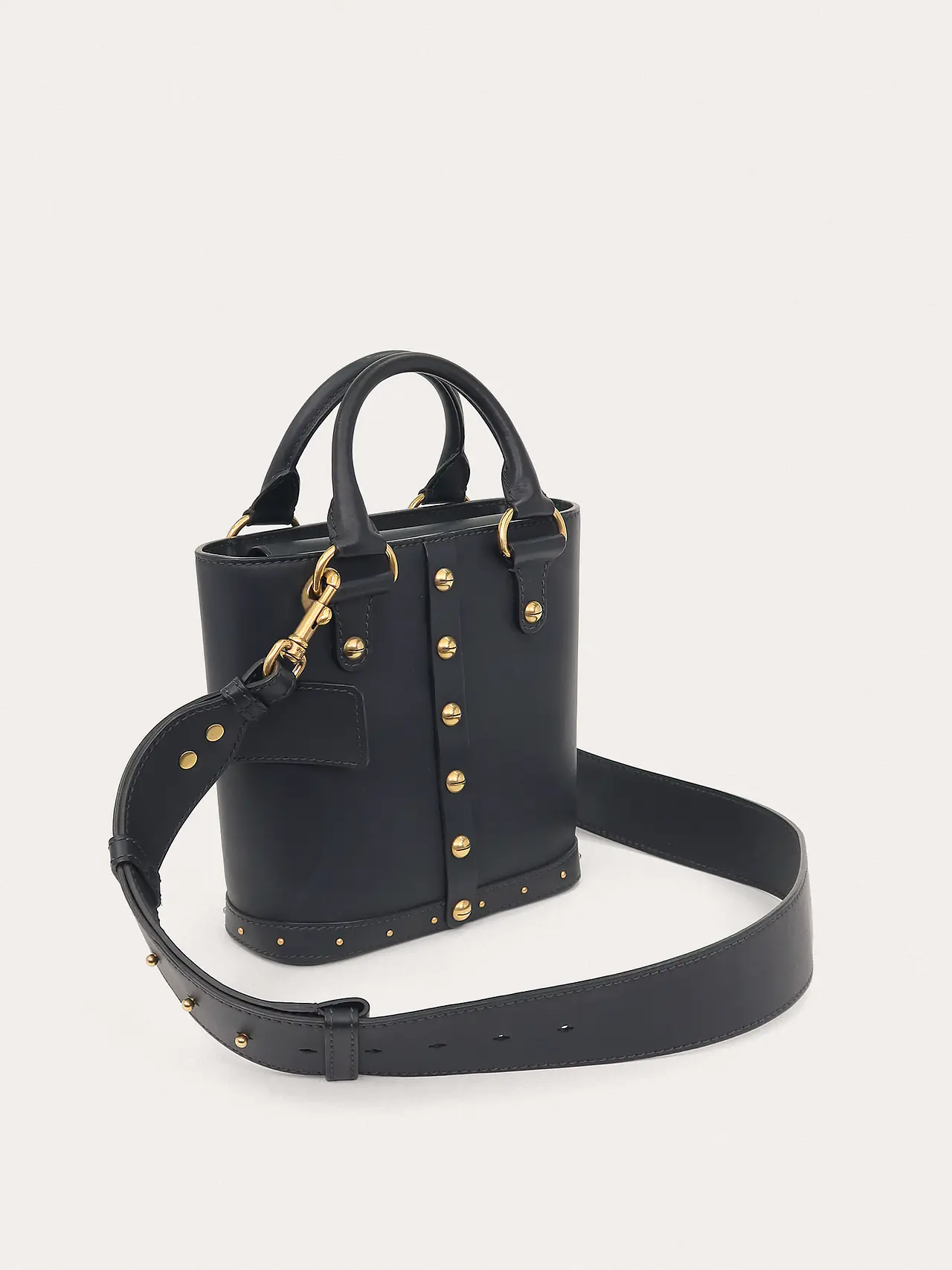Dioravenue Bucket - Master