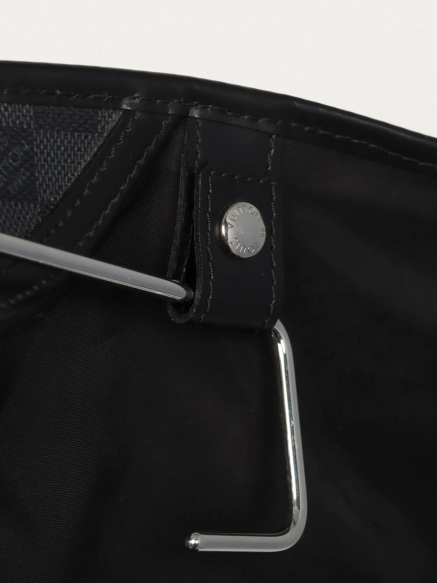 Louis Vuitton Garment Bag - Master