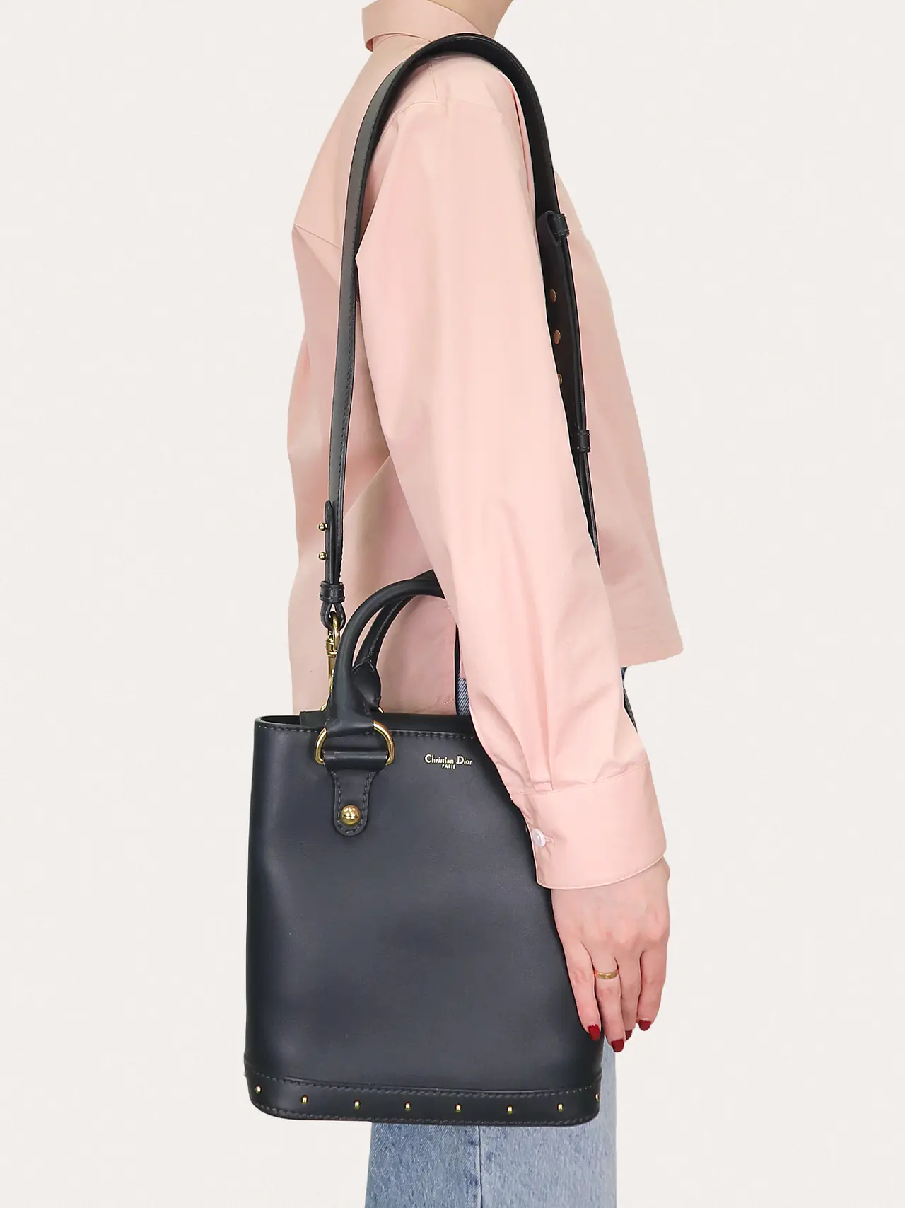 Dioravenue Bucket - Master