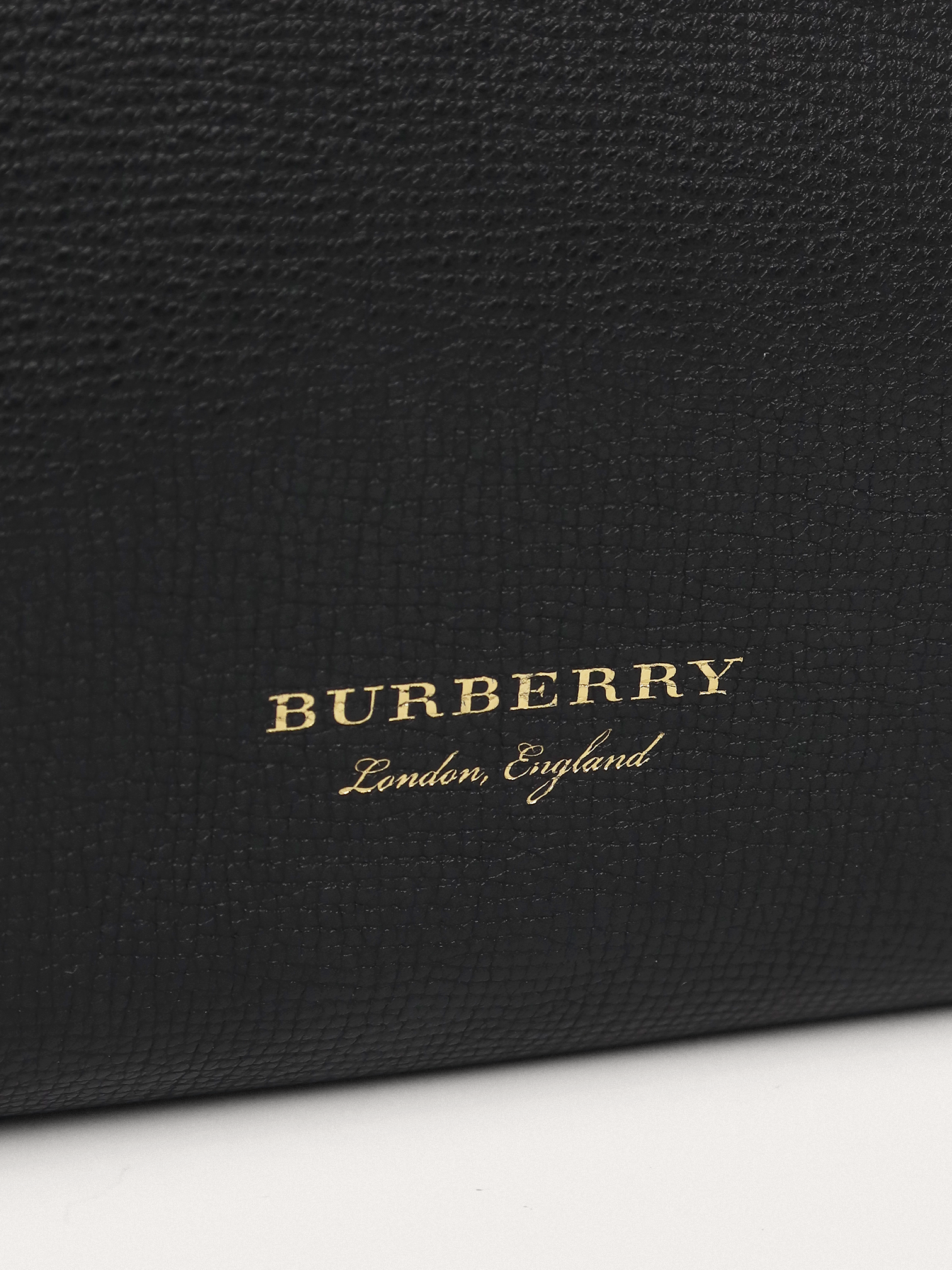 Burberry Camberley - Master