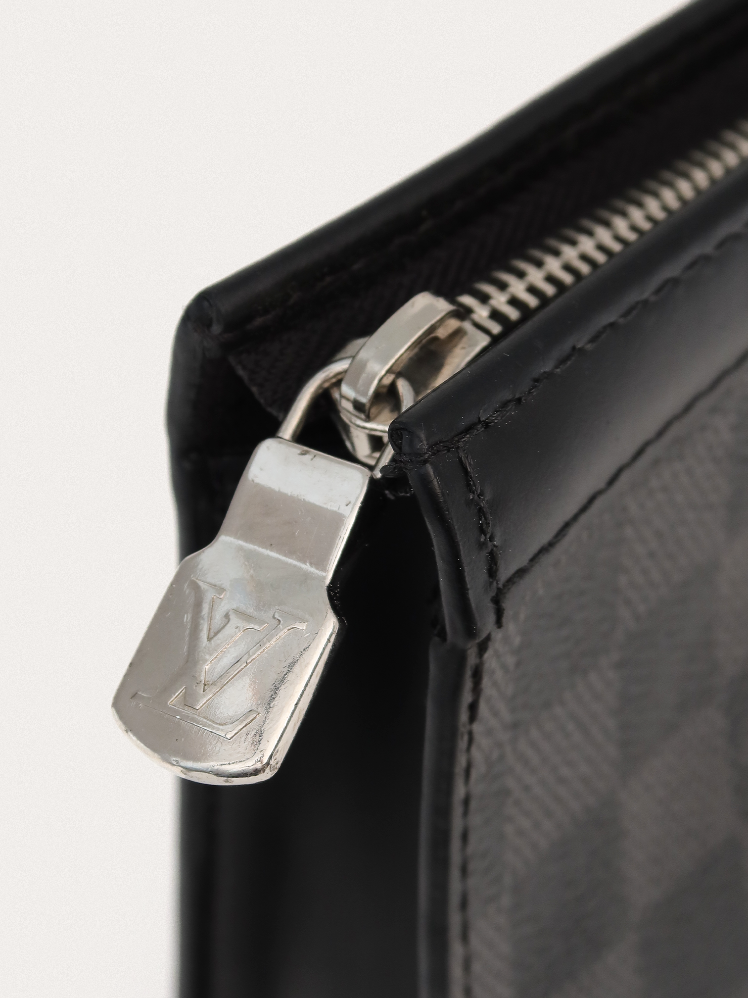 Louis Vuitton Pochette Voyage - Master