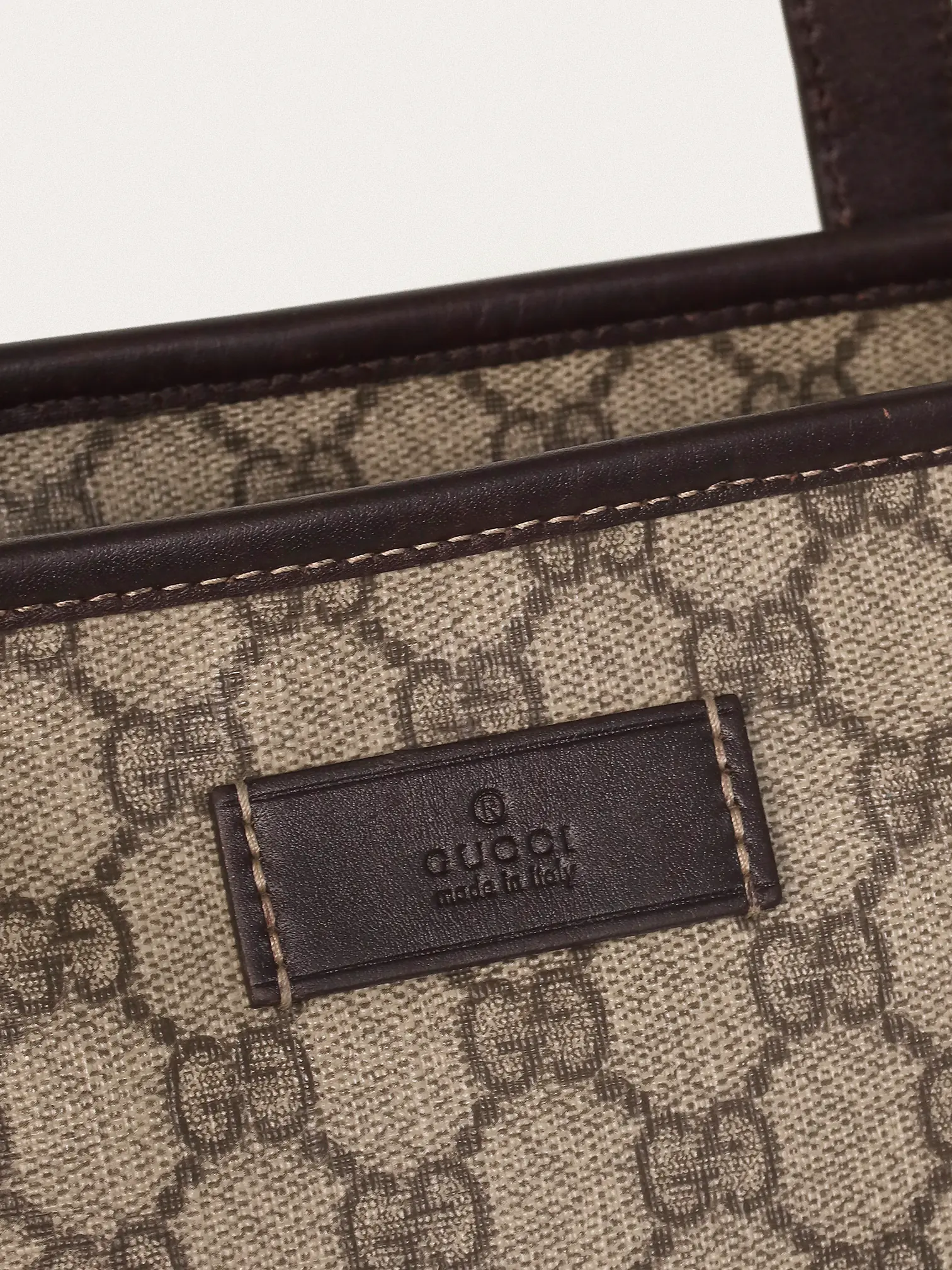 Gucci Supreme Tote - Master