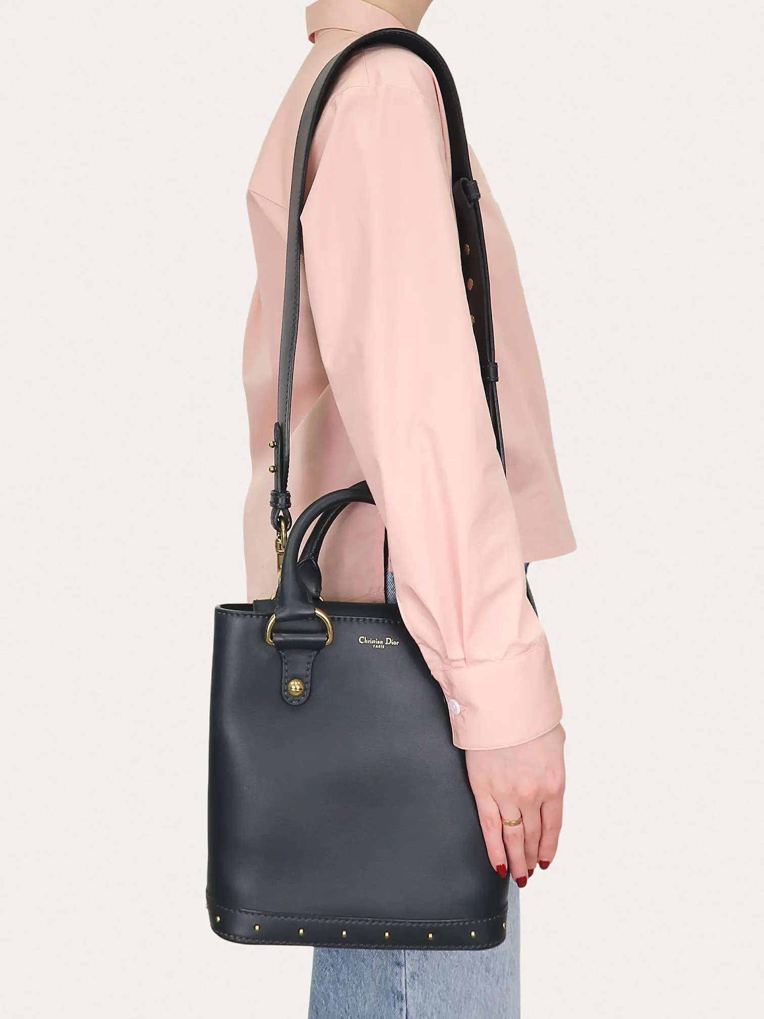 Dioravenue Bucket - Master