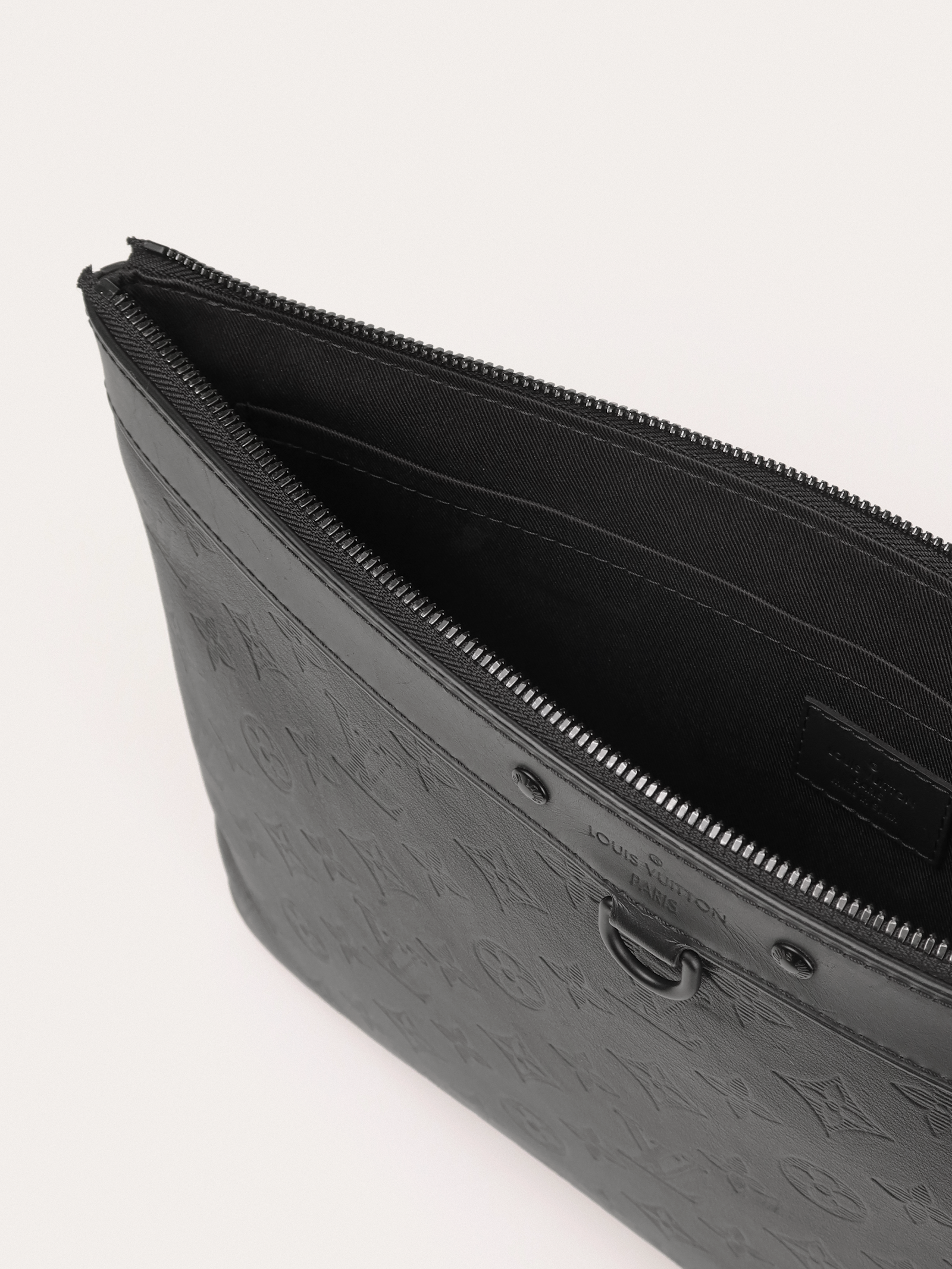 Louis Vuitton Shadow Discovery Pochette - Master