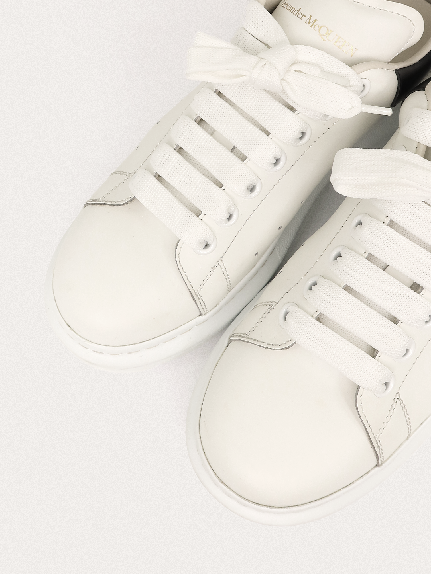 Alexander McQueen Oversized Sneaker Off White/Black - Master