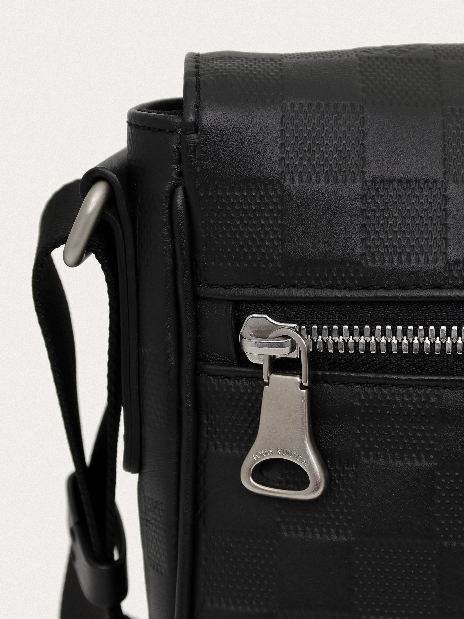 Louis Vuitton District New - Master