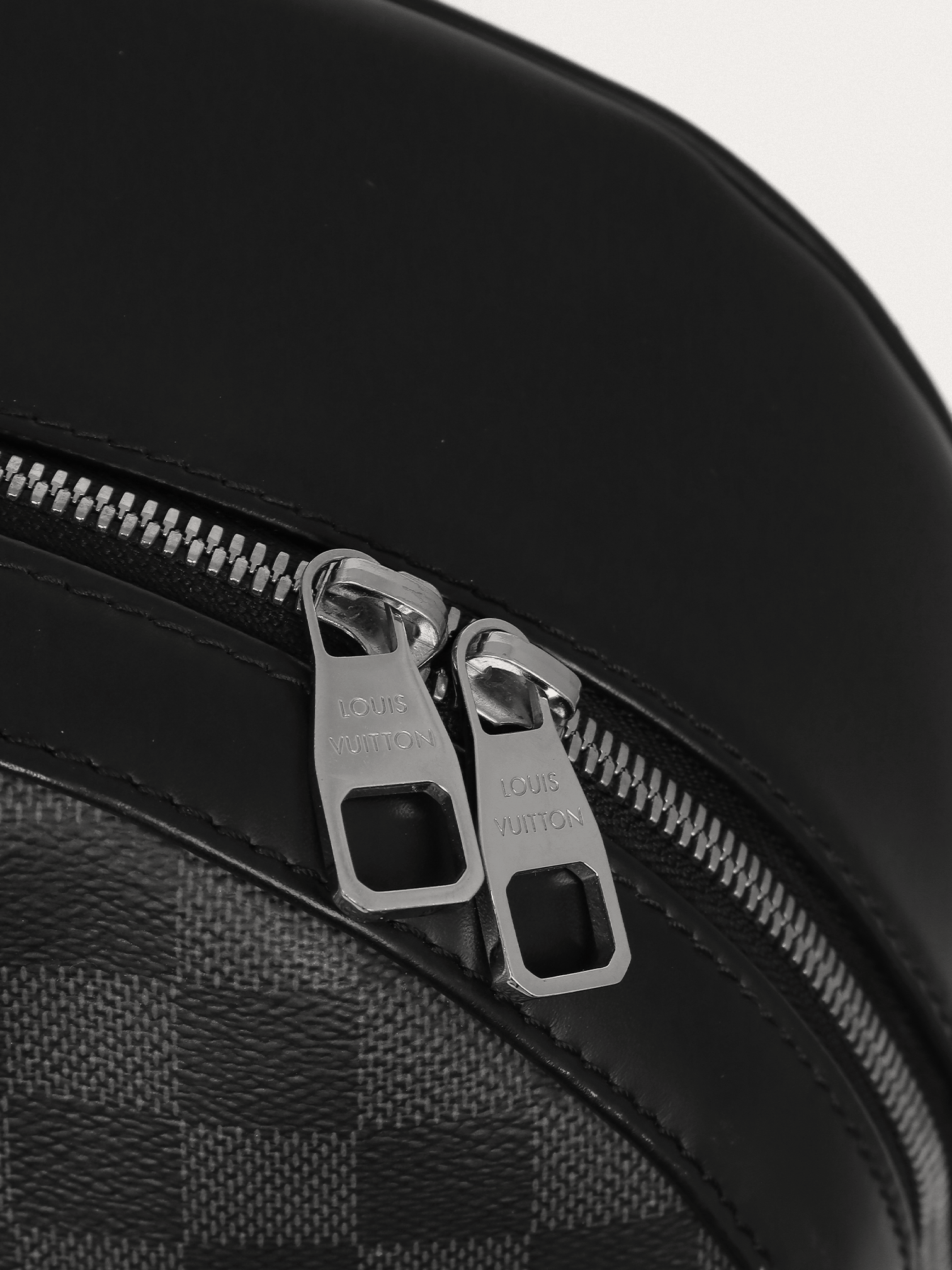 Louis Vuitton Josh - Master