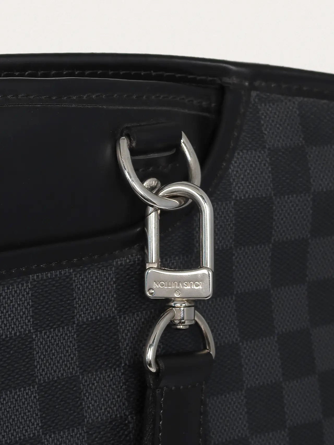 Louis Vuitton Garment Bag - Master