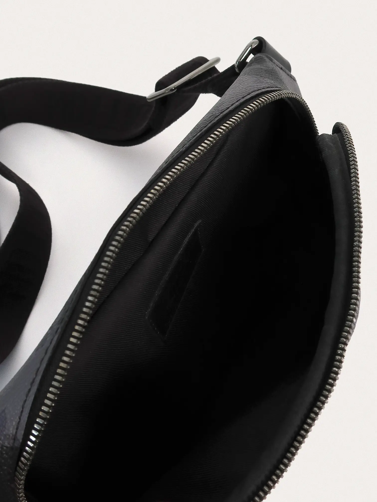 Louis Vuitton Nigo Modular Sling - Master