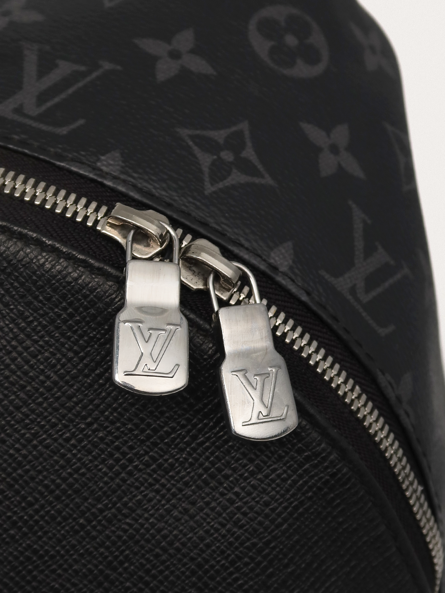 Louis Vuitton Discovery - Master