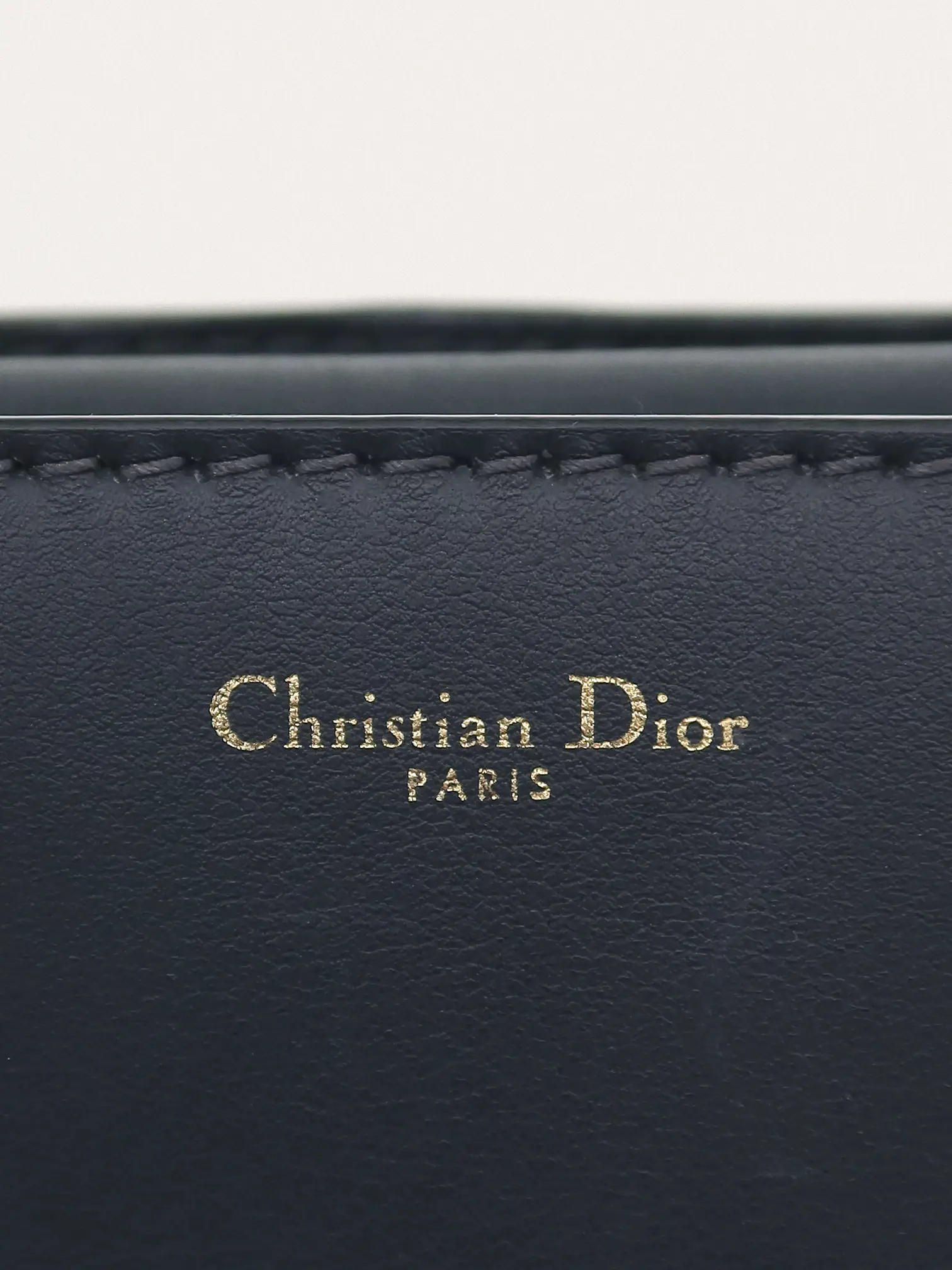Dioravenue Bucket - Master