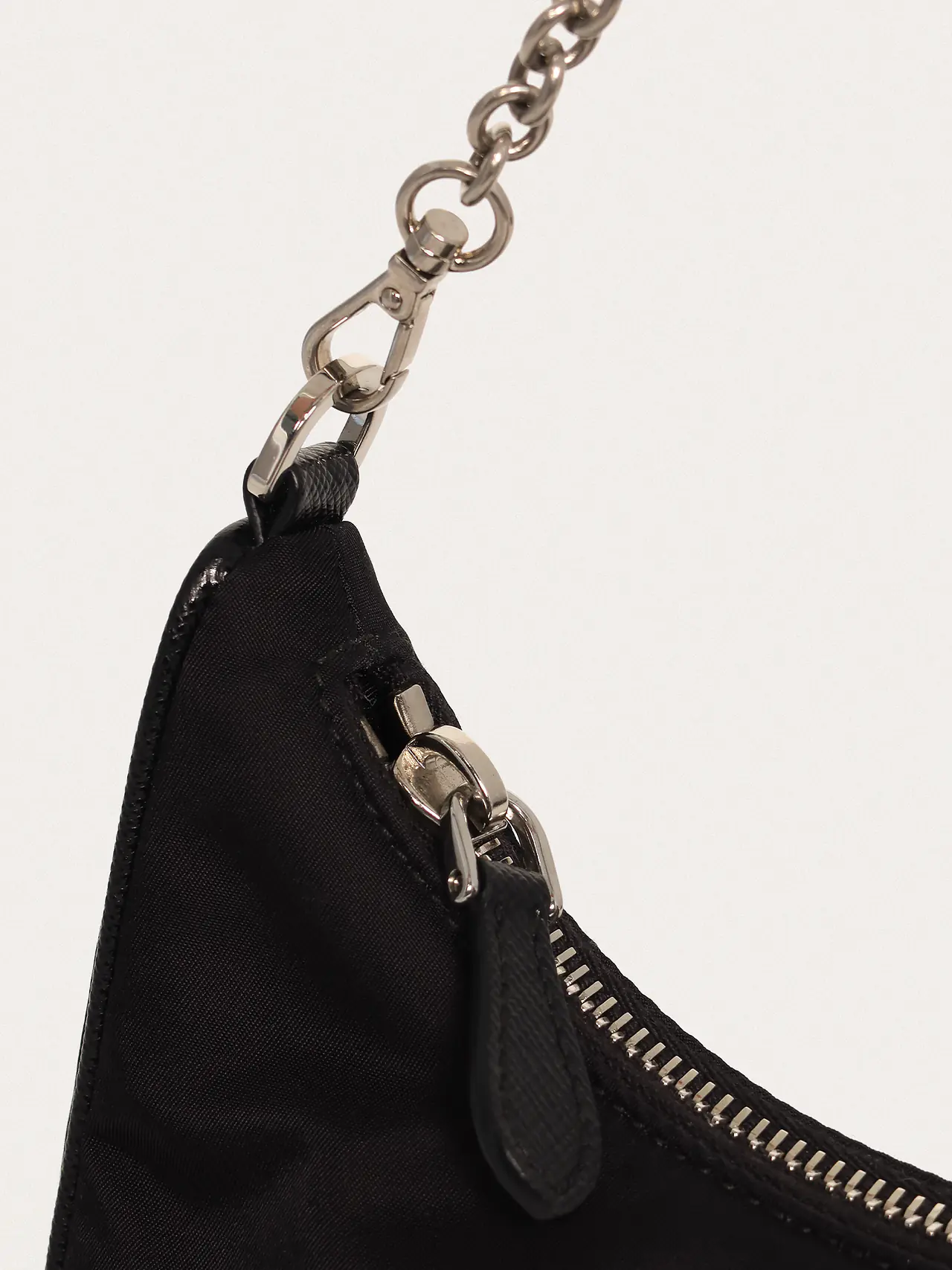 Prada Re-Edition 2005 Re-Nylon - Master