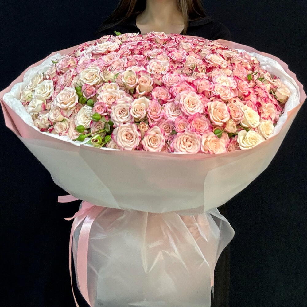 Роскошный букет 101 кустовая роза 