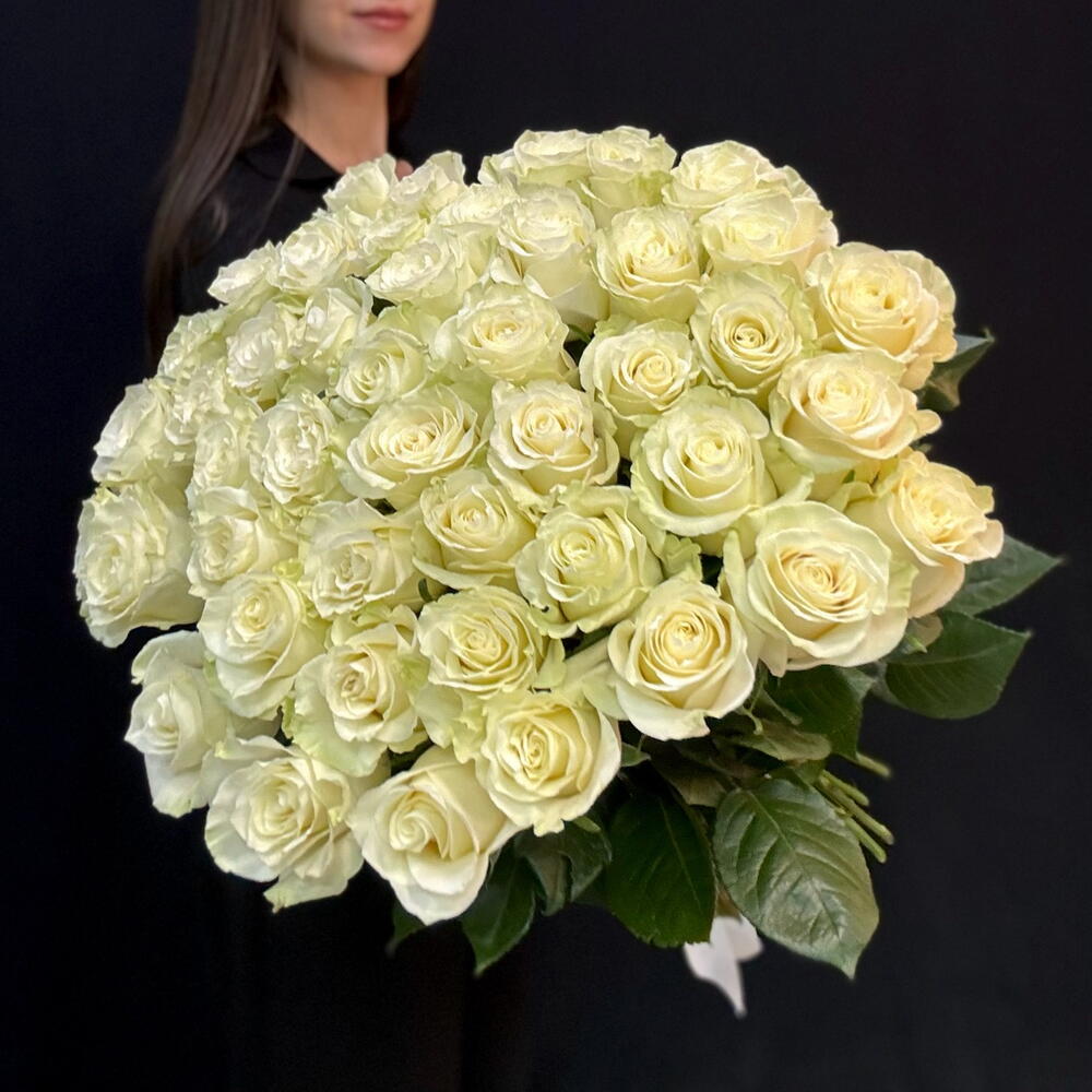 Букет 45 высоких белых роз 70 см 