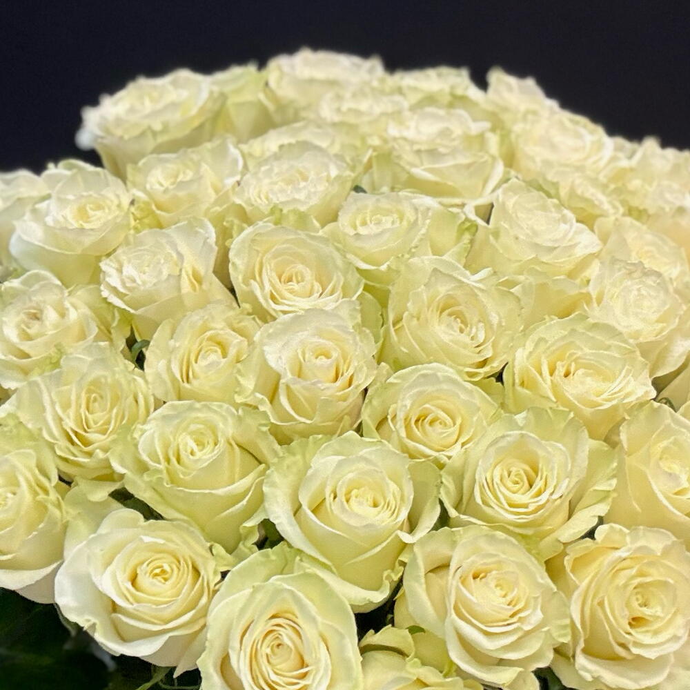 Букет 45 высоких белых роз 70 см 