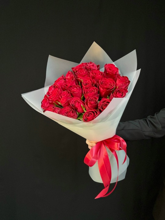 Букет 25 красных роз