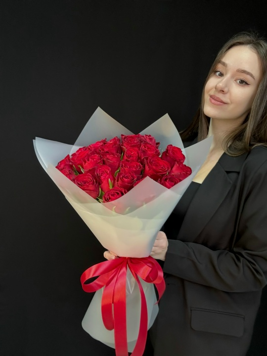 Букет 25 красных роз