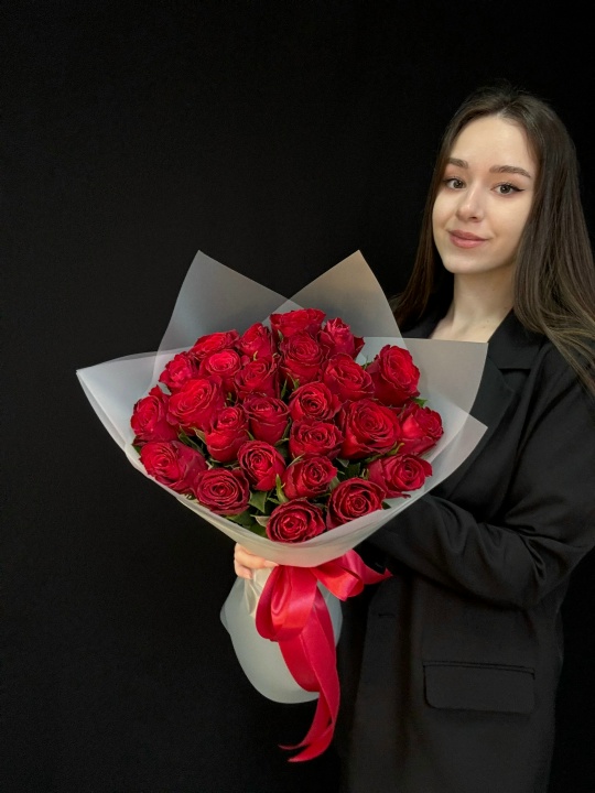 Букет 25 красных роз
