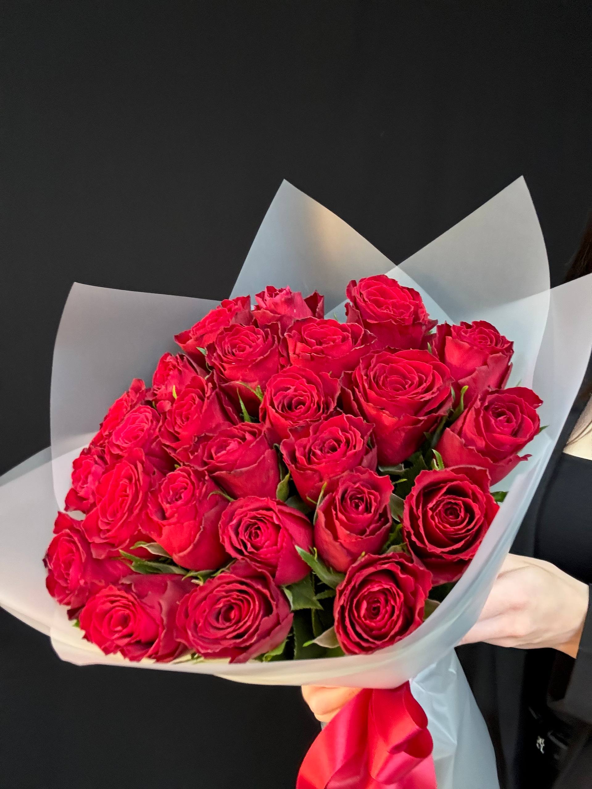 Букет 25 красных роз