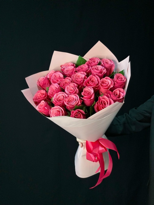 Букет 25 розовых роз