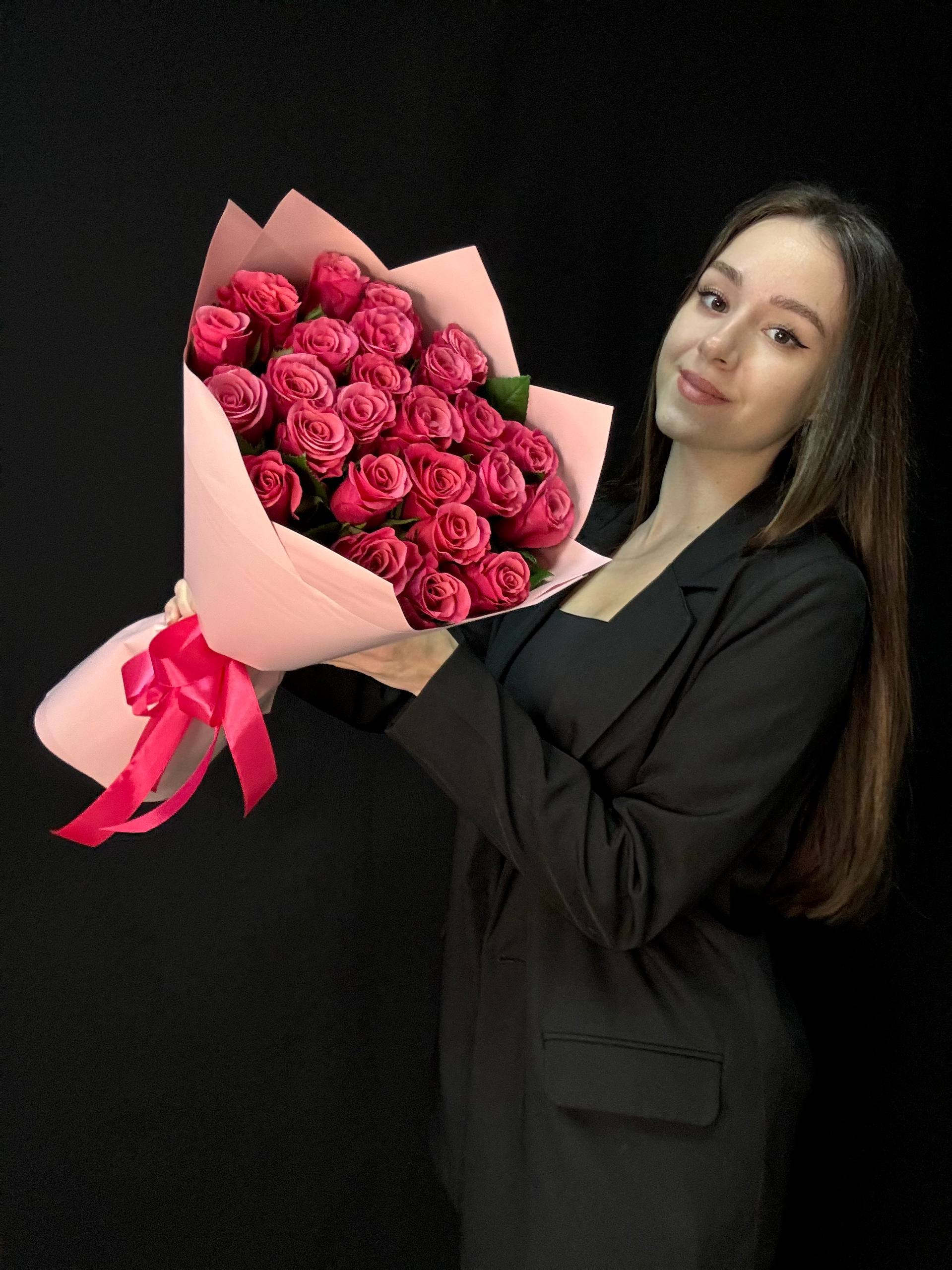 Букет 25 розовых роз